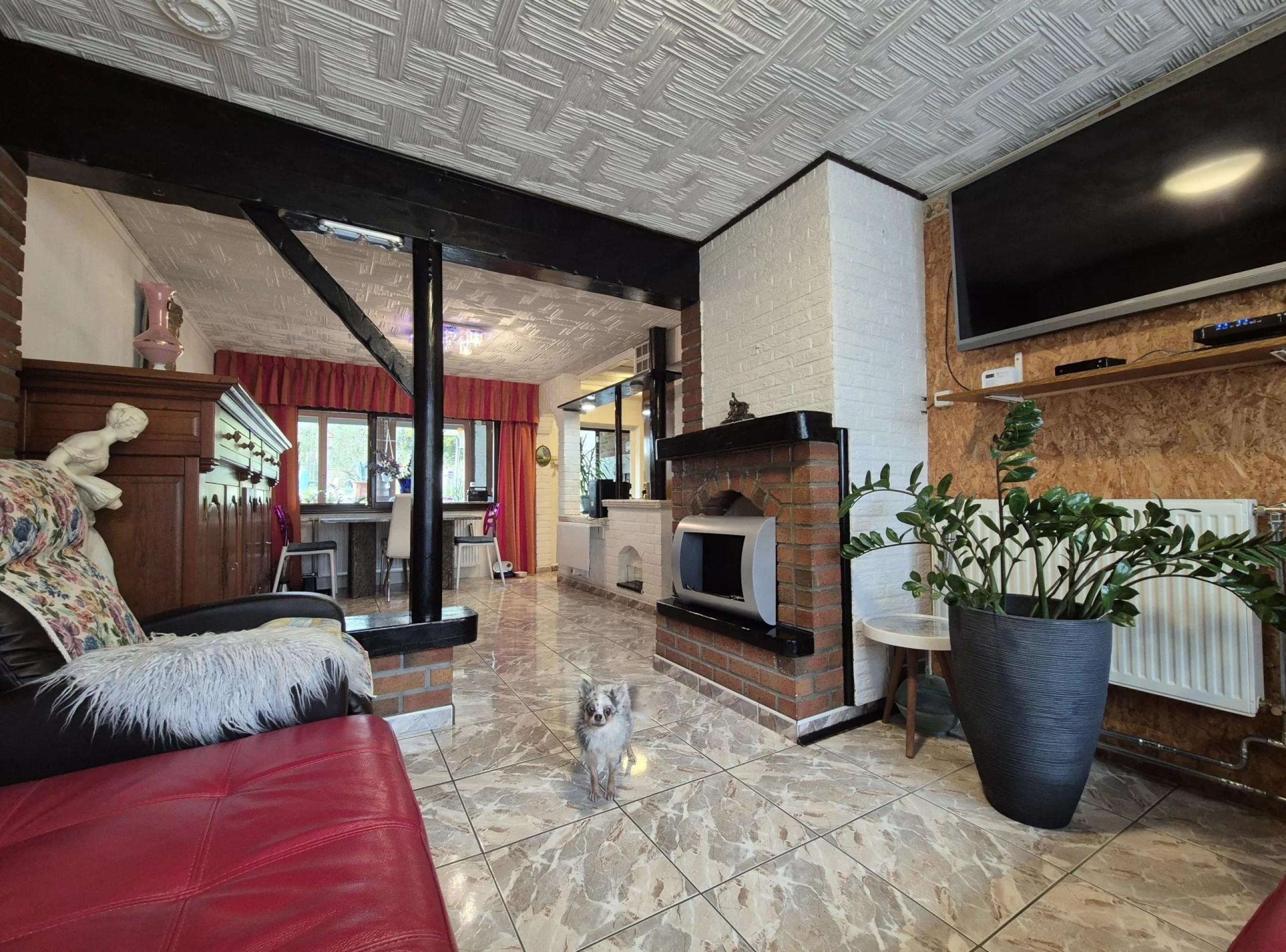 VENDU  ! Maison 3 façades, 3 chambres et jardin