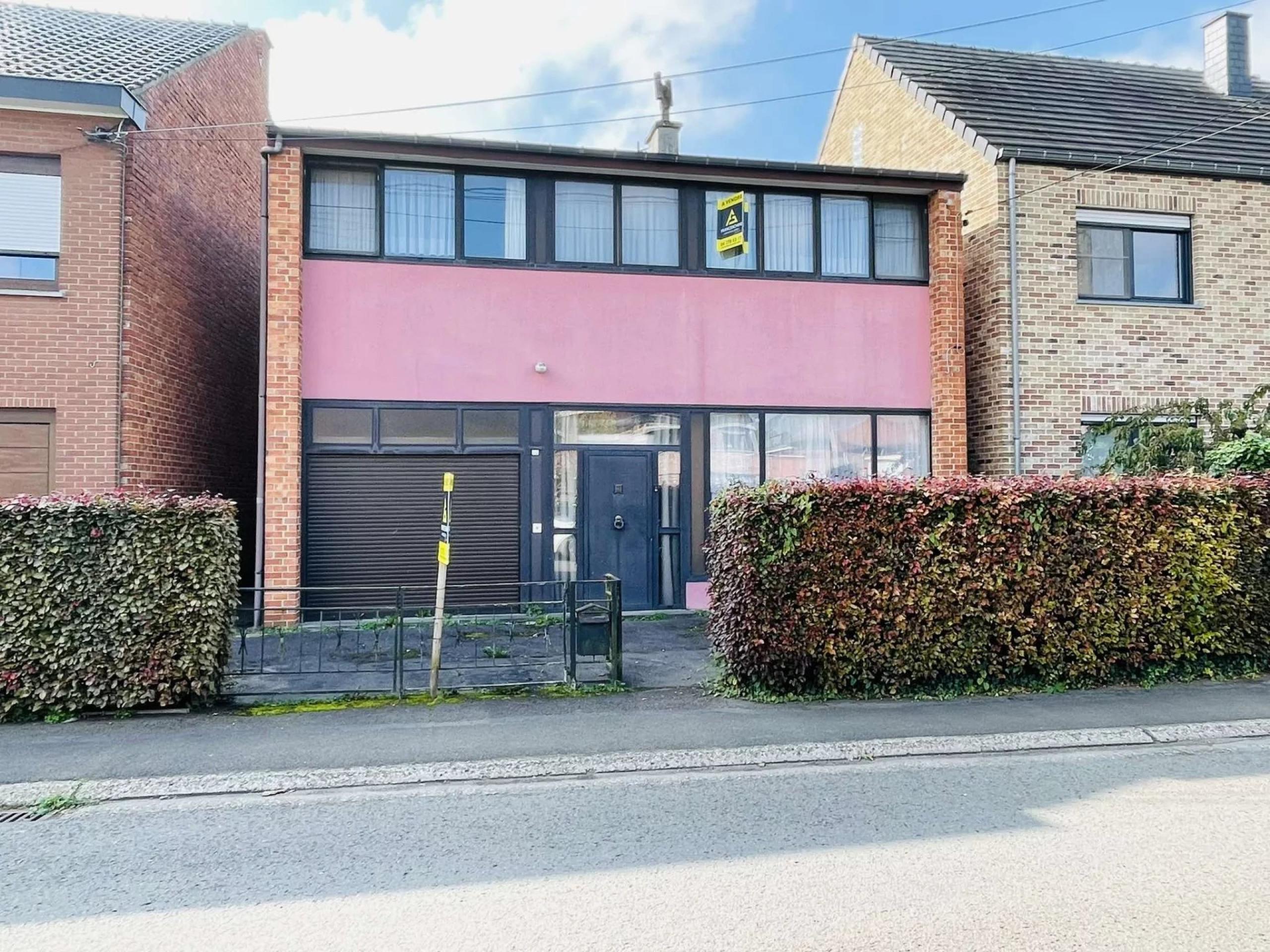 VENDU  ! Maison 2/3 chambres avec garage et beau jardin