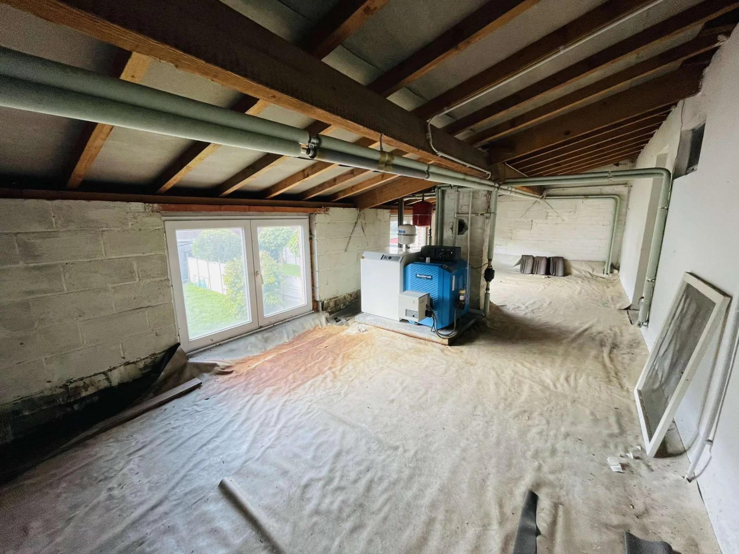 VENDU  ! Maison 2/3 chambres avec garage et beau jardin