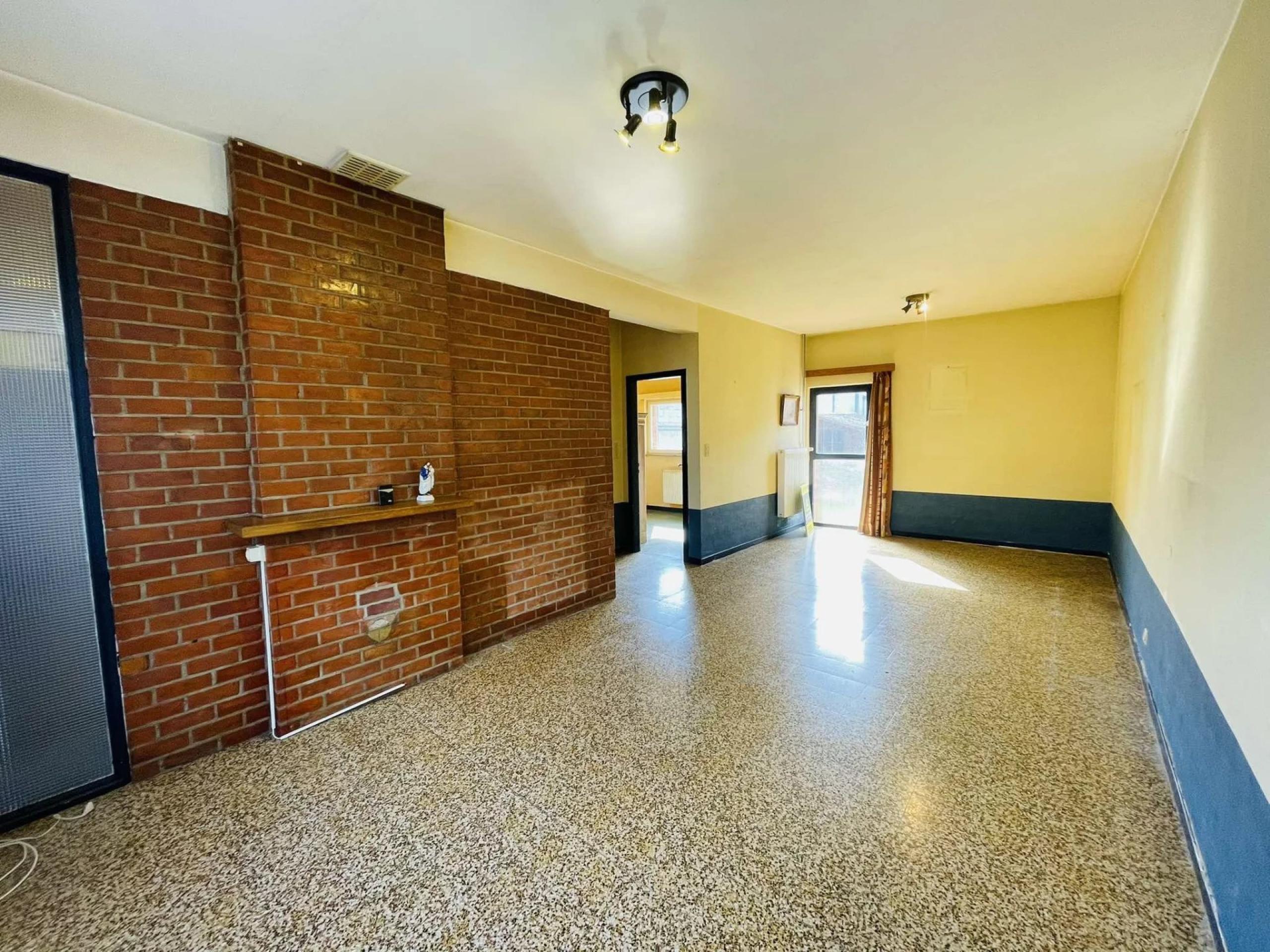 VENDU  ! Maison 2/3 chambres avec garage et beau jardin