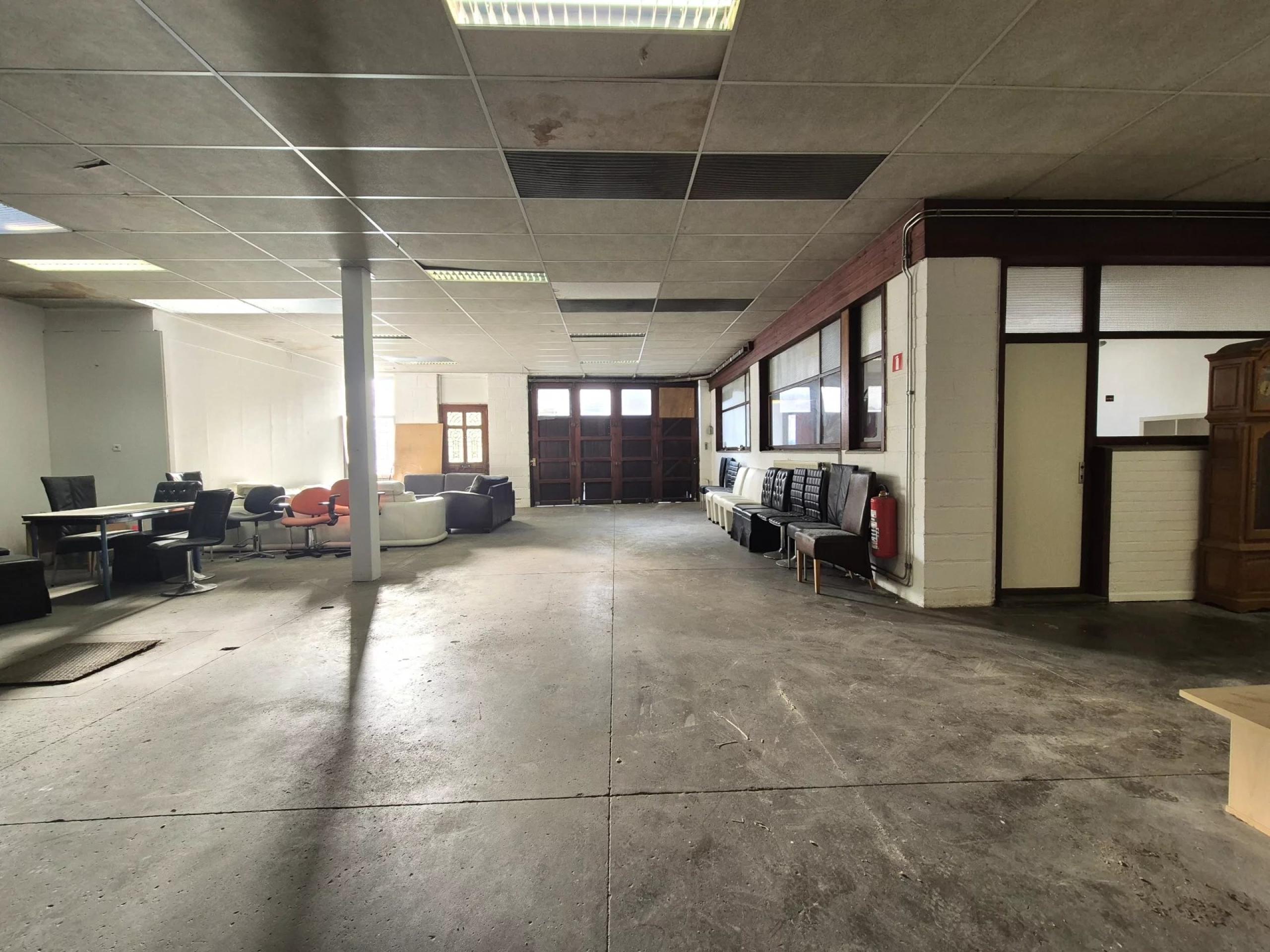 Option ! Herstal Surface commerciale +/- 430 m²