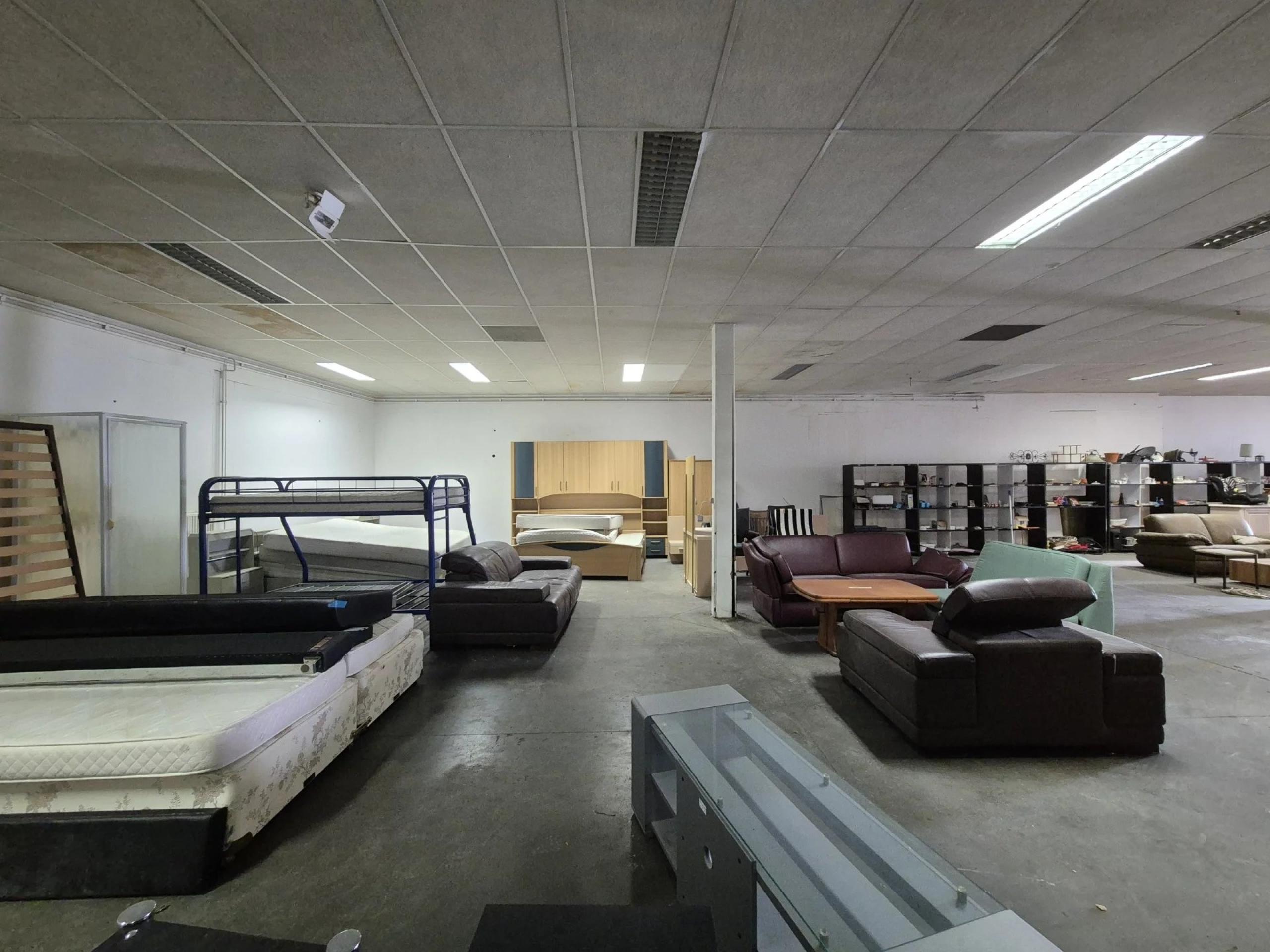 Option ! Herstal Surface commerciale +/- 430 m²