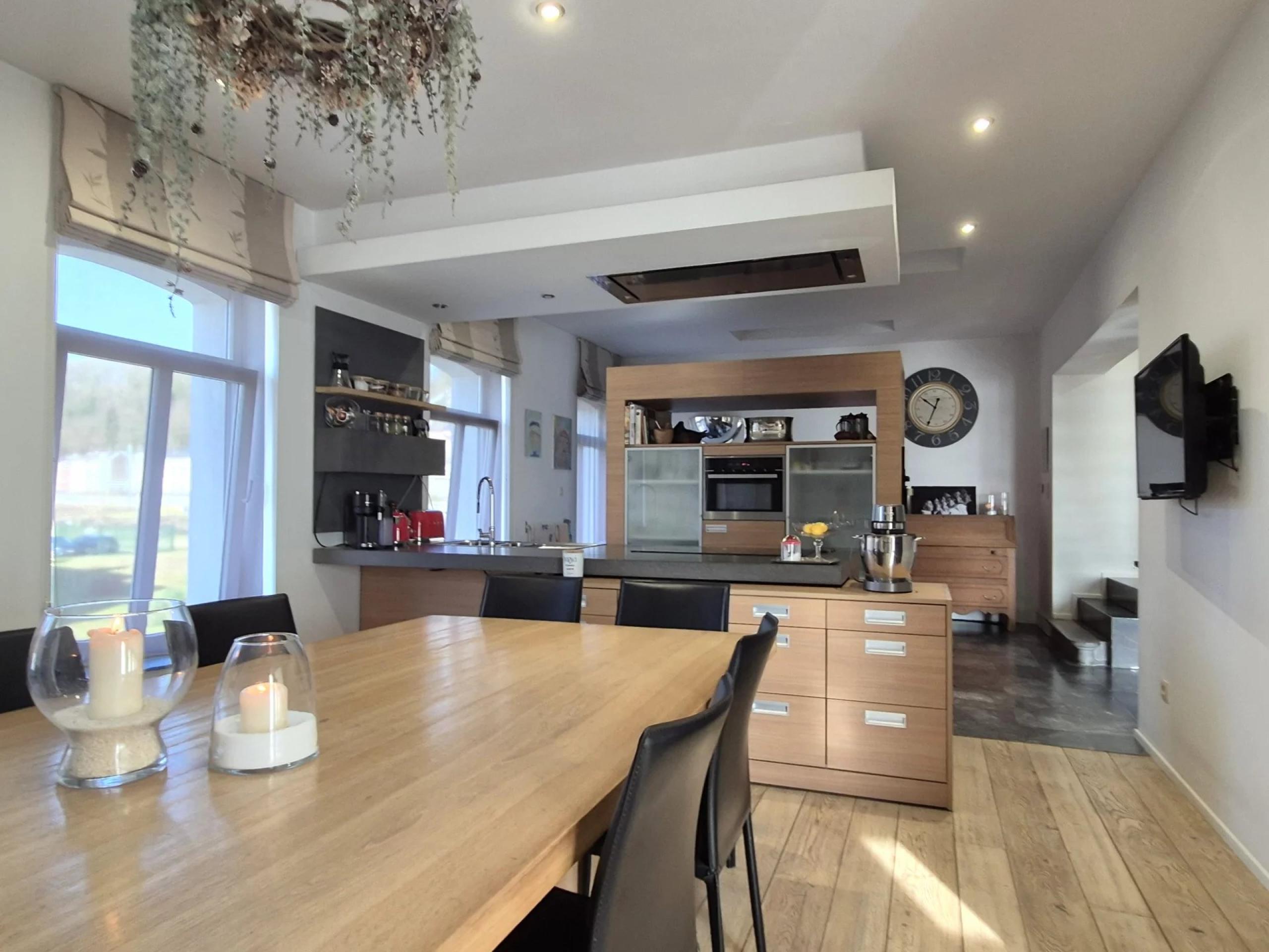 SPACIEUX PENTHOUSE + 2 LOGEMENTS