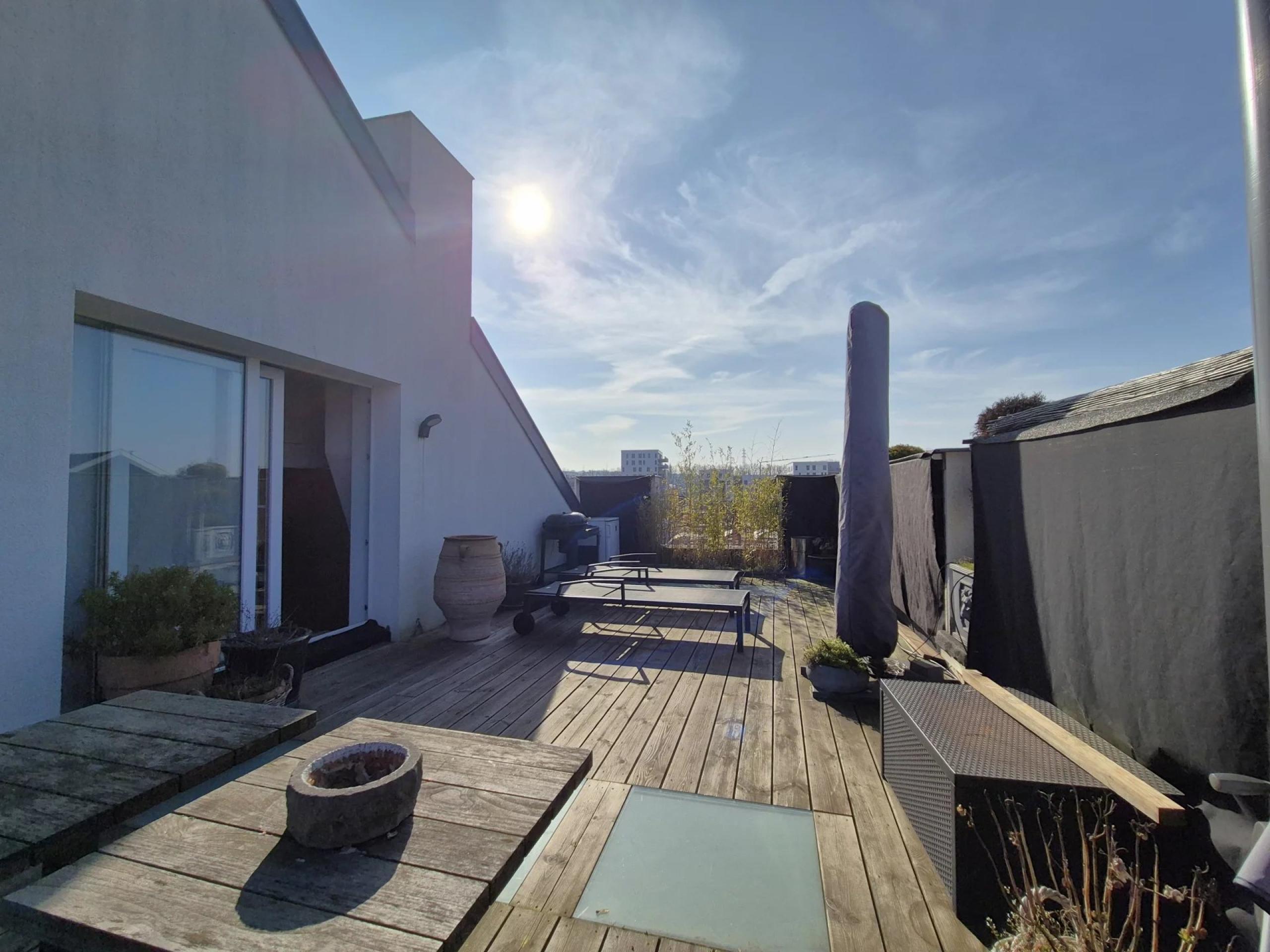 SPACIEUX PENTHOUSE + 2 LOGEMENTS