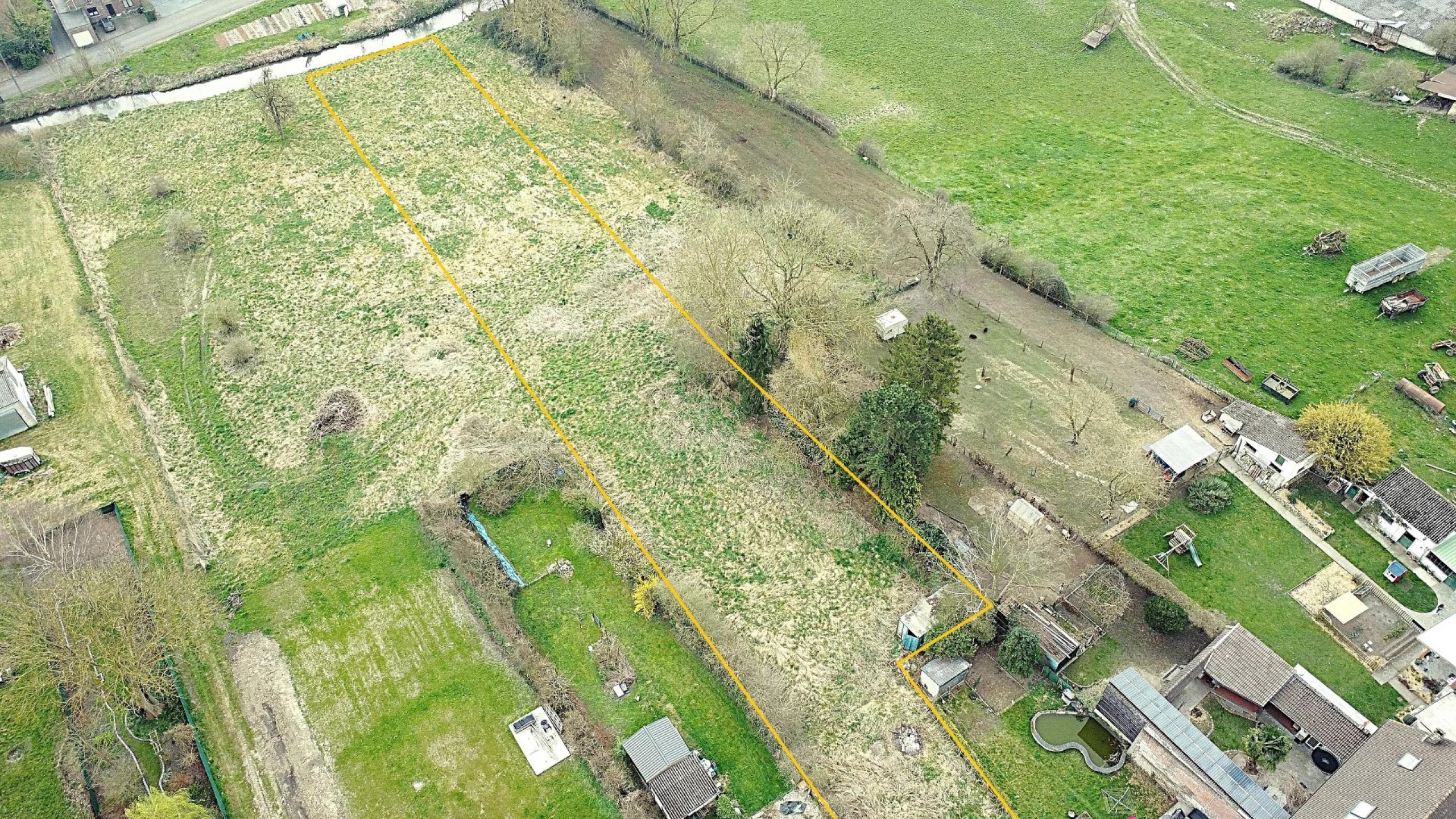 Belle parcelle de terrain plat d’environ 2670 m²