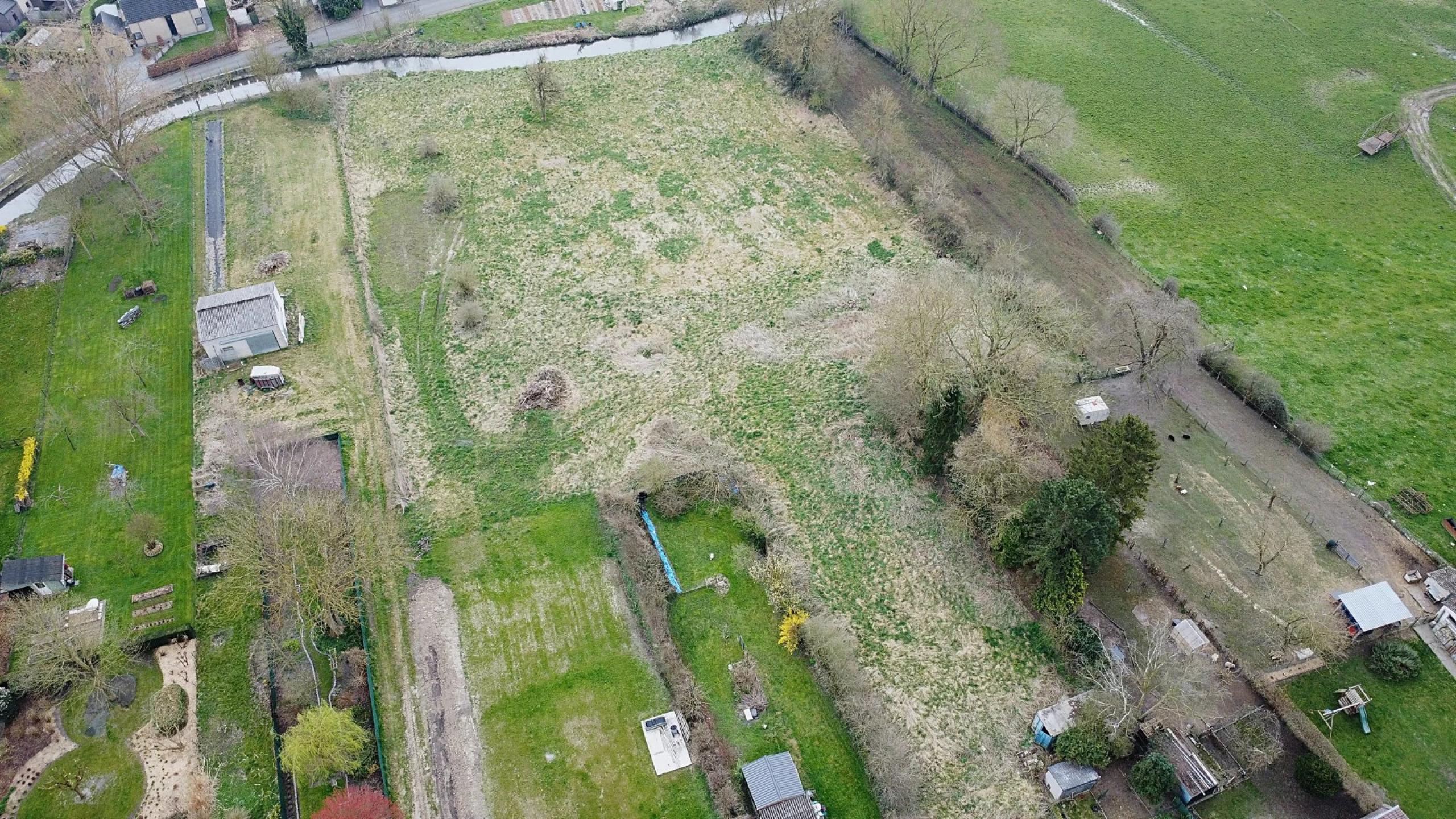 Belle parcelle de terrain plat d’environ 2670 m²