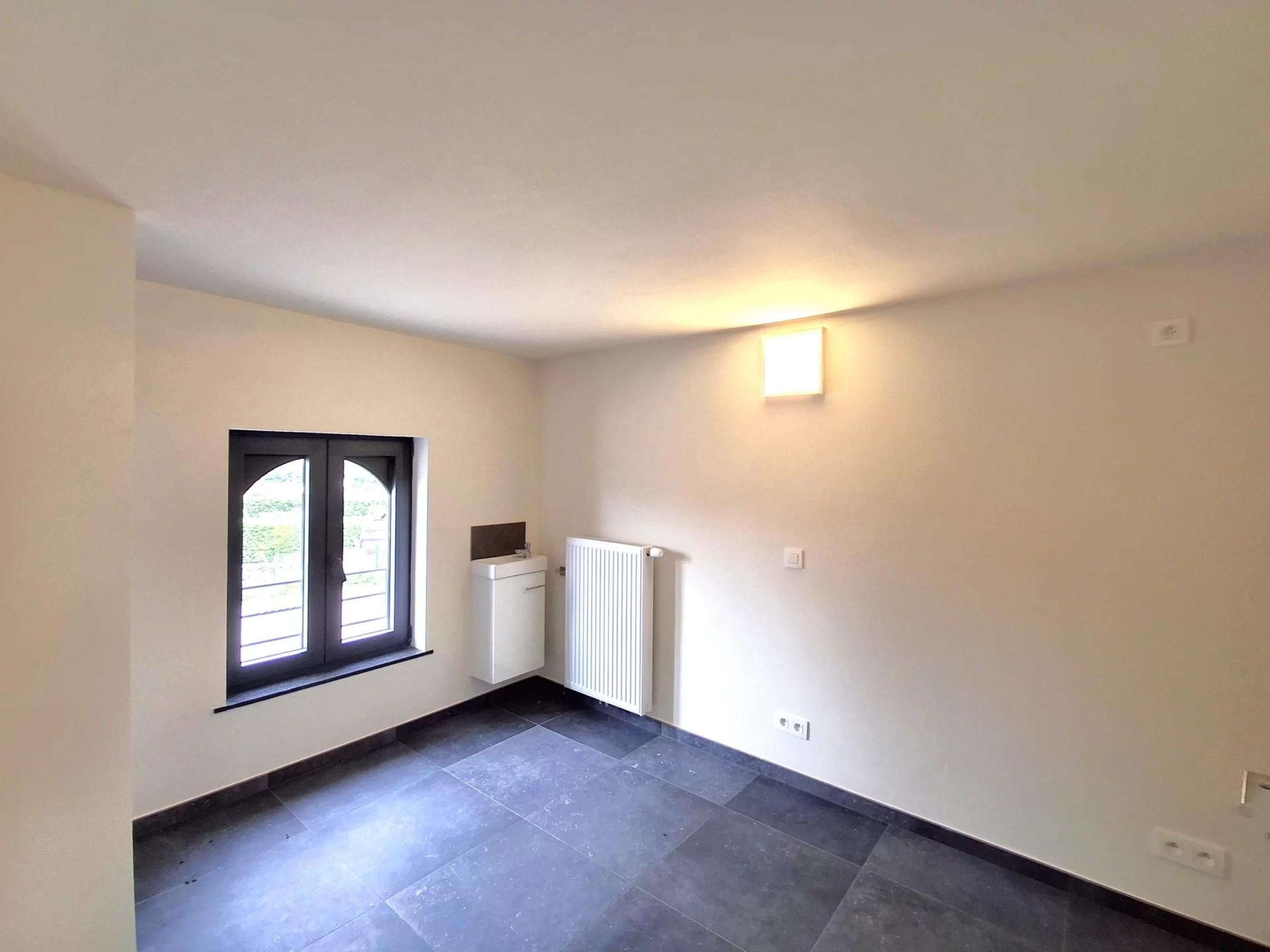 Espace professionnel de +/- 140 m² au centre de Hermée