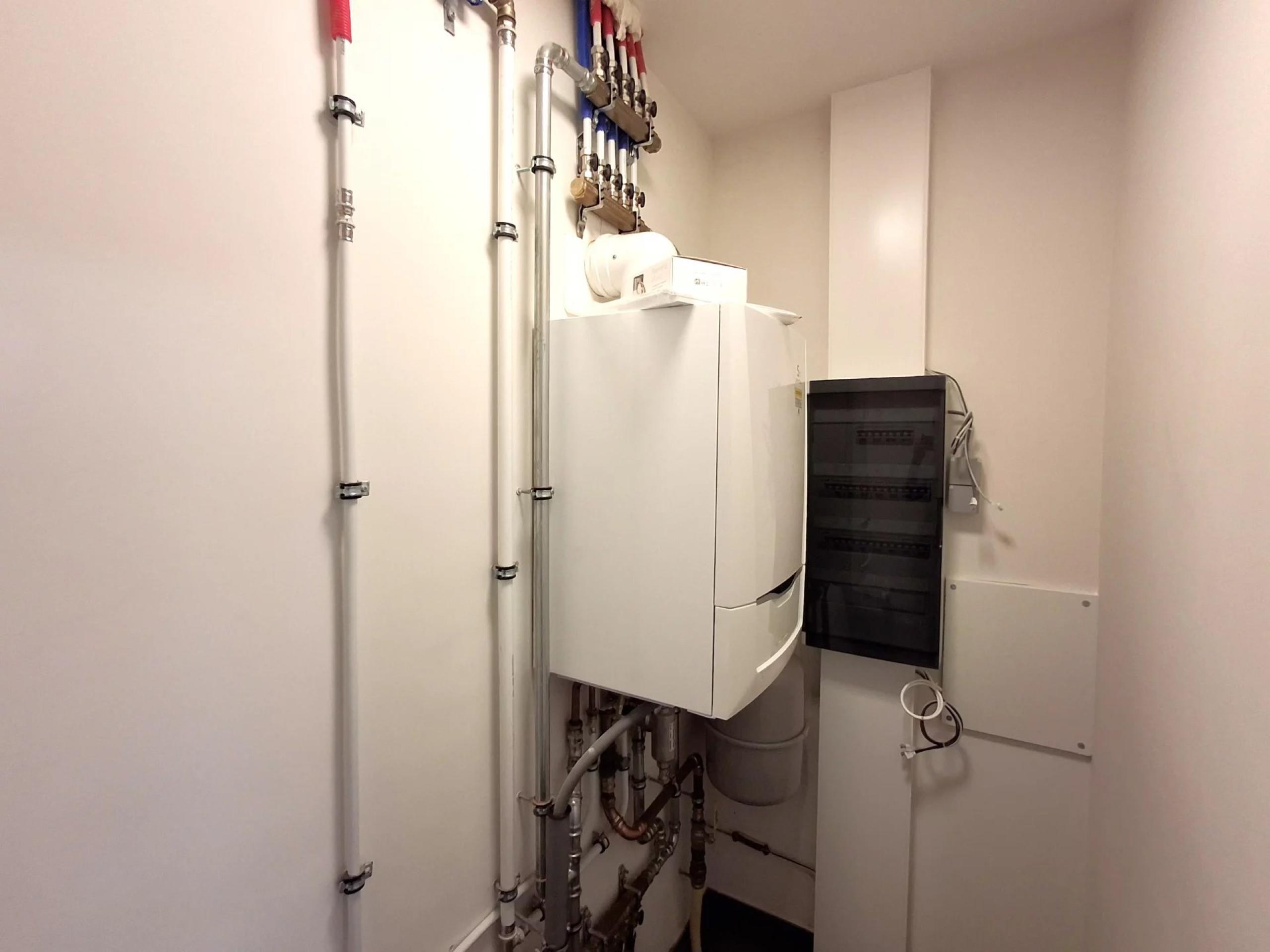 Espace professionnel de +/- 140 m² au centre de Hermée