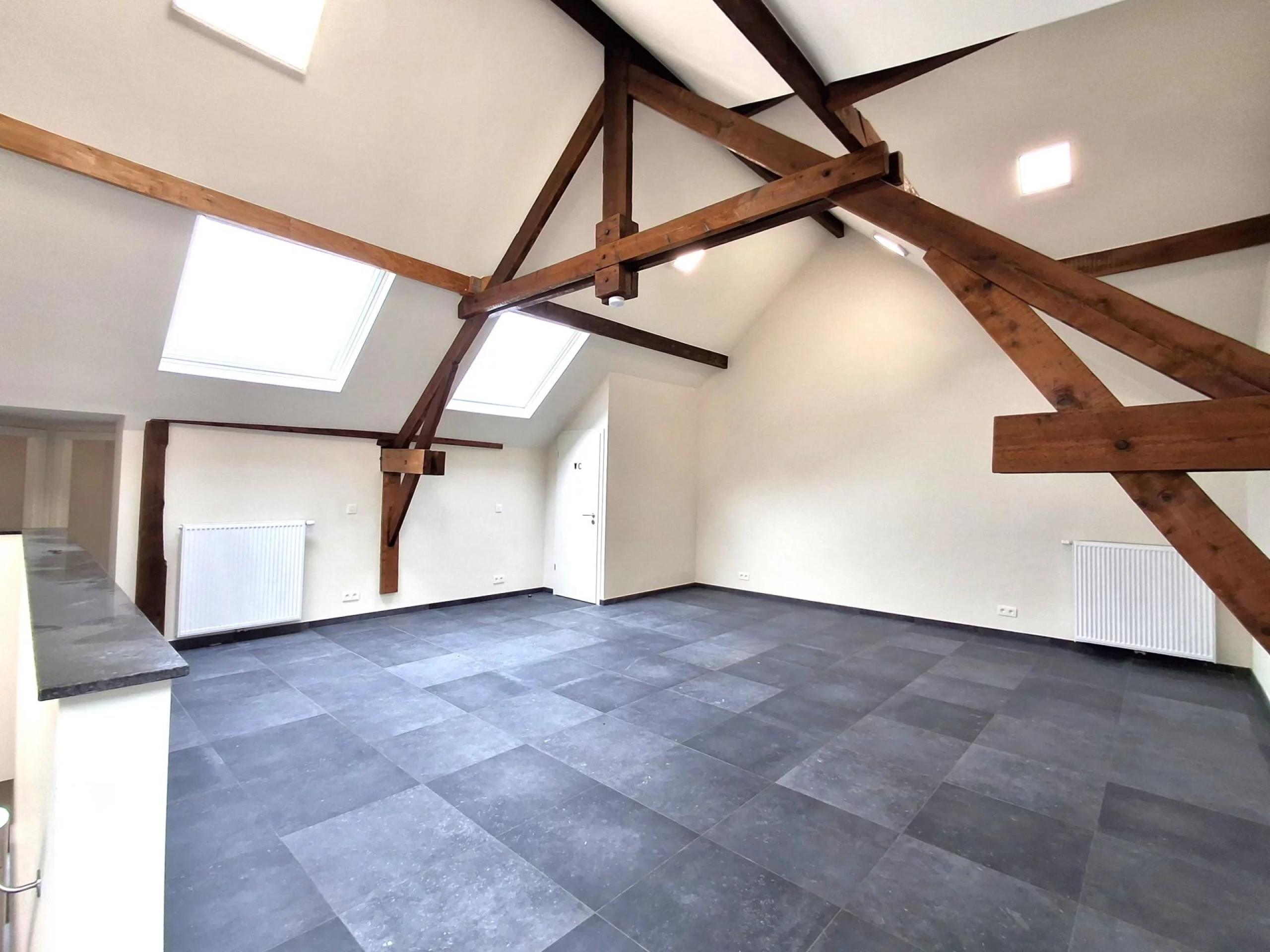 Espace professionnel de +/- 140 m² au centre de Hermée