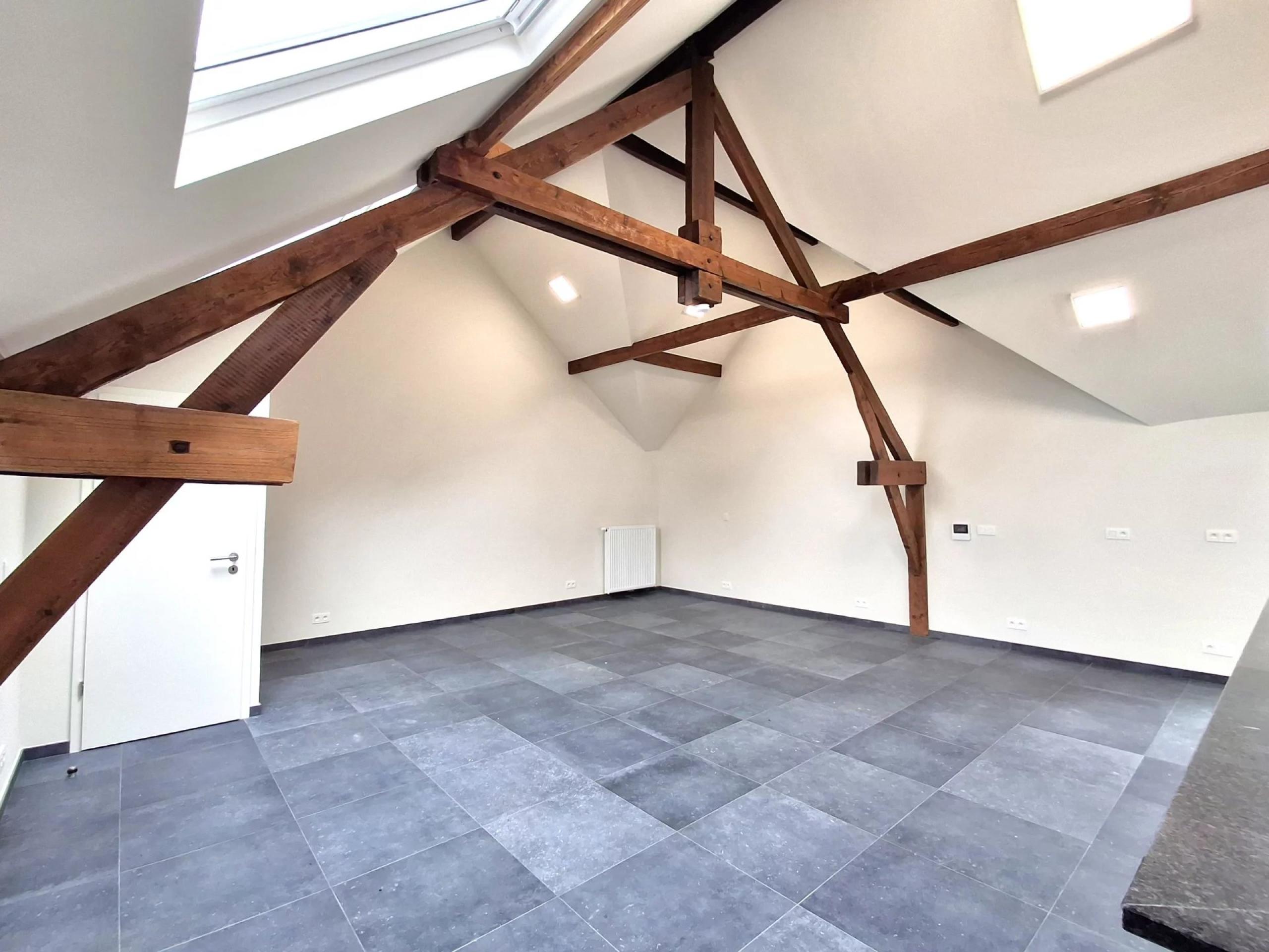 Espace professionnel de +/- 140 m² au centre de Hermée