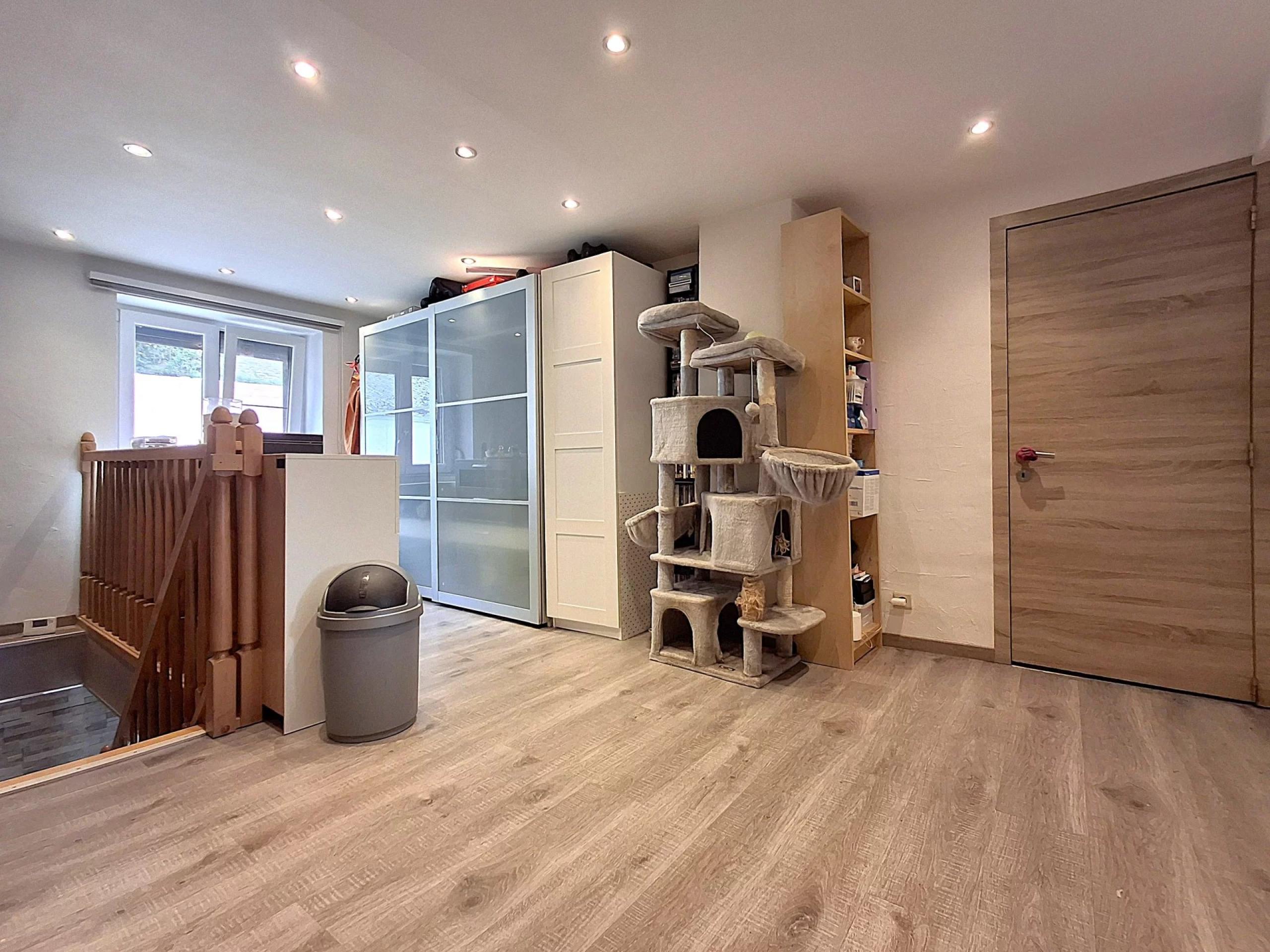 VENDU ! Eben-Emael : Maison 3 chambres avec garage.