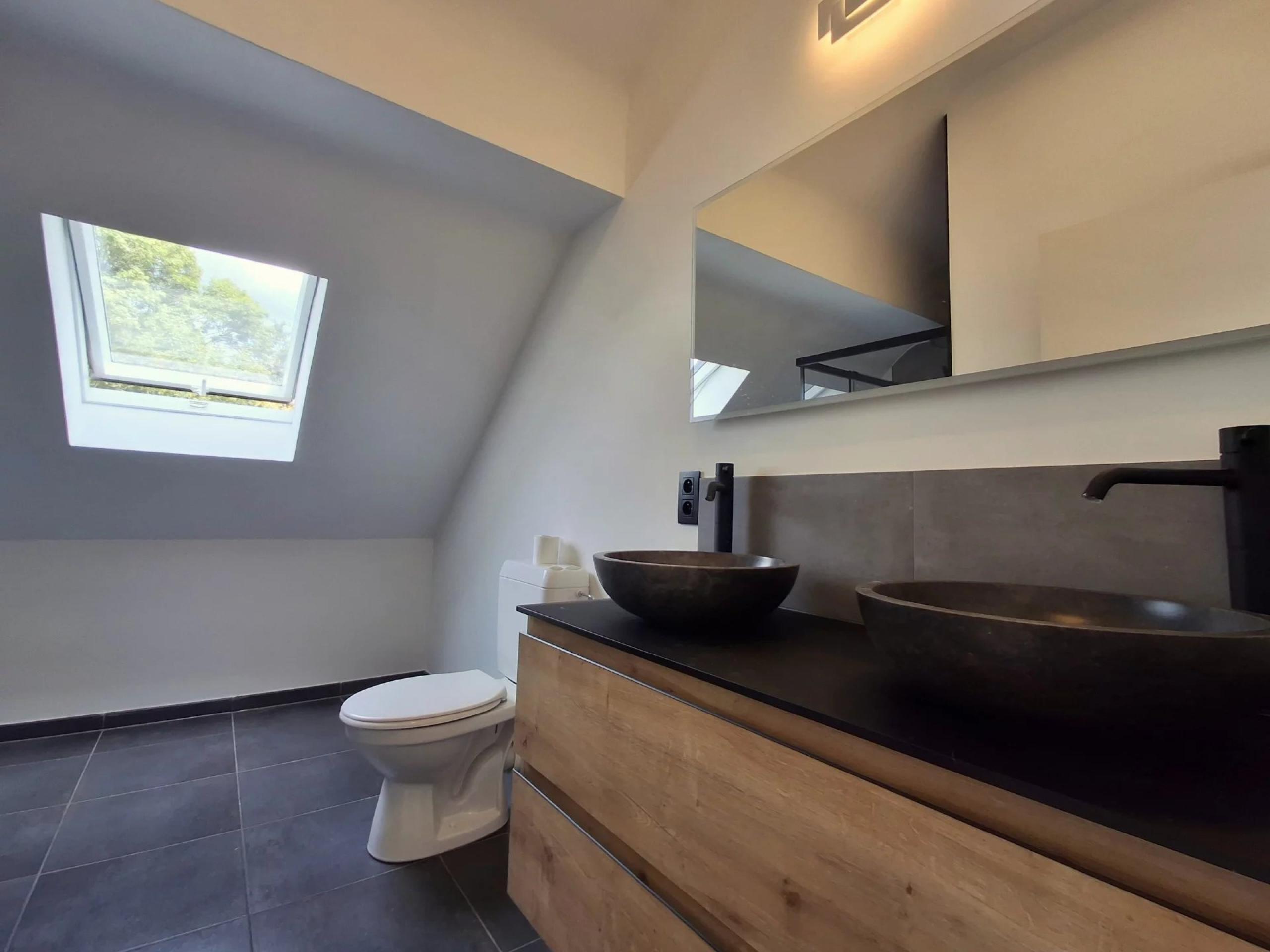 LOUE ! Duplex 2 chambres avec parkings