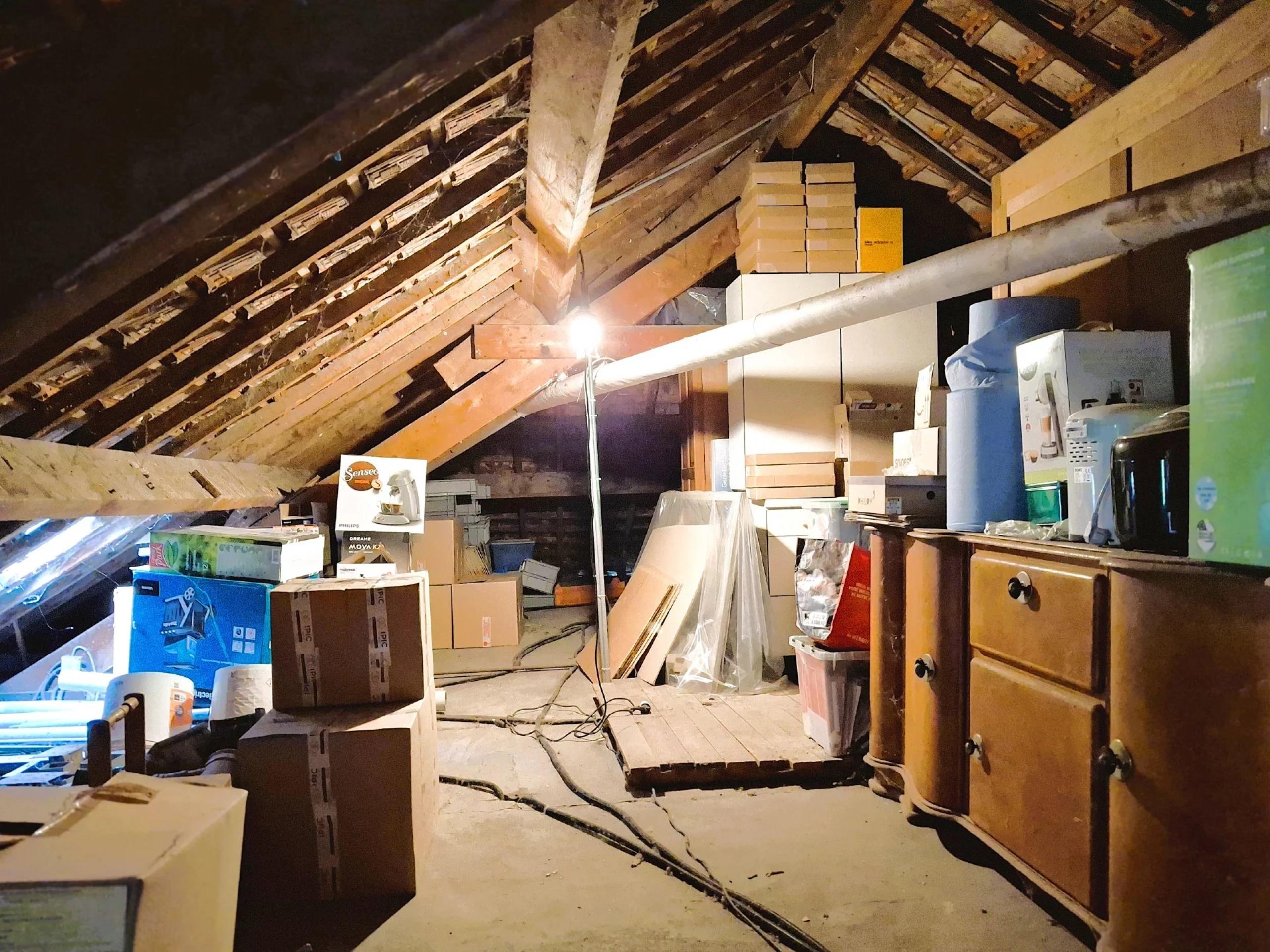 Option ! Bassenge: Bungalow 2 chambres, garages et jardin