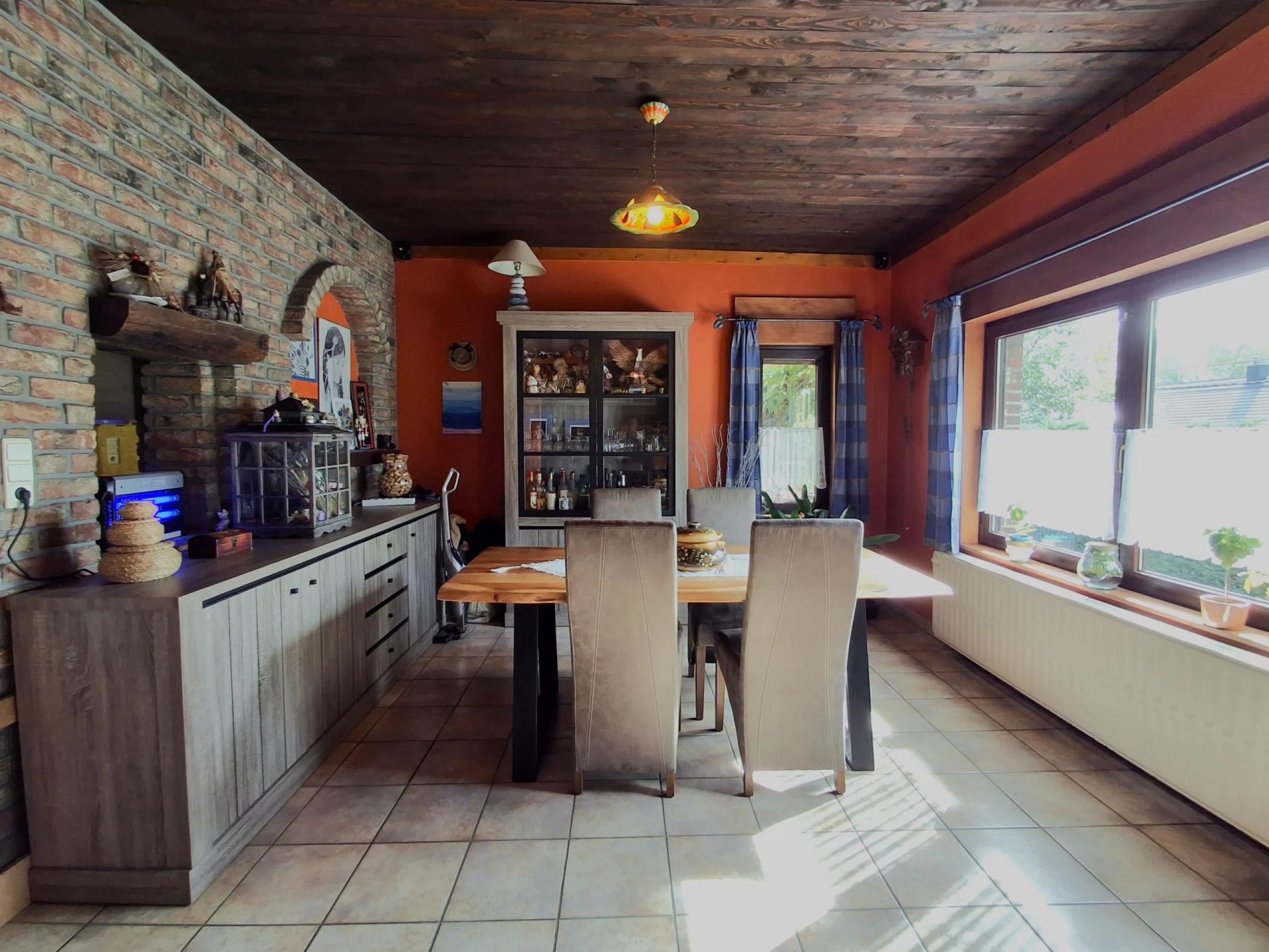 Option ! Bassenge: Bungalow 2 chambres, garages et jardin