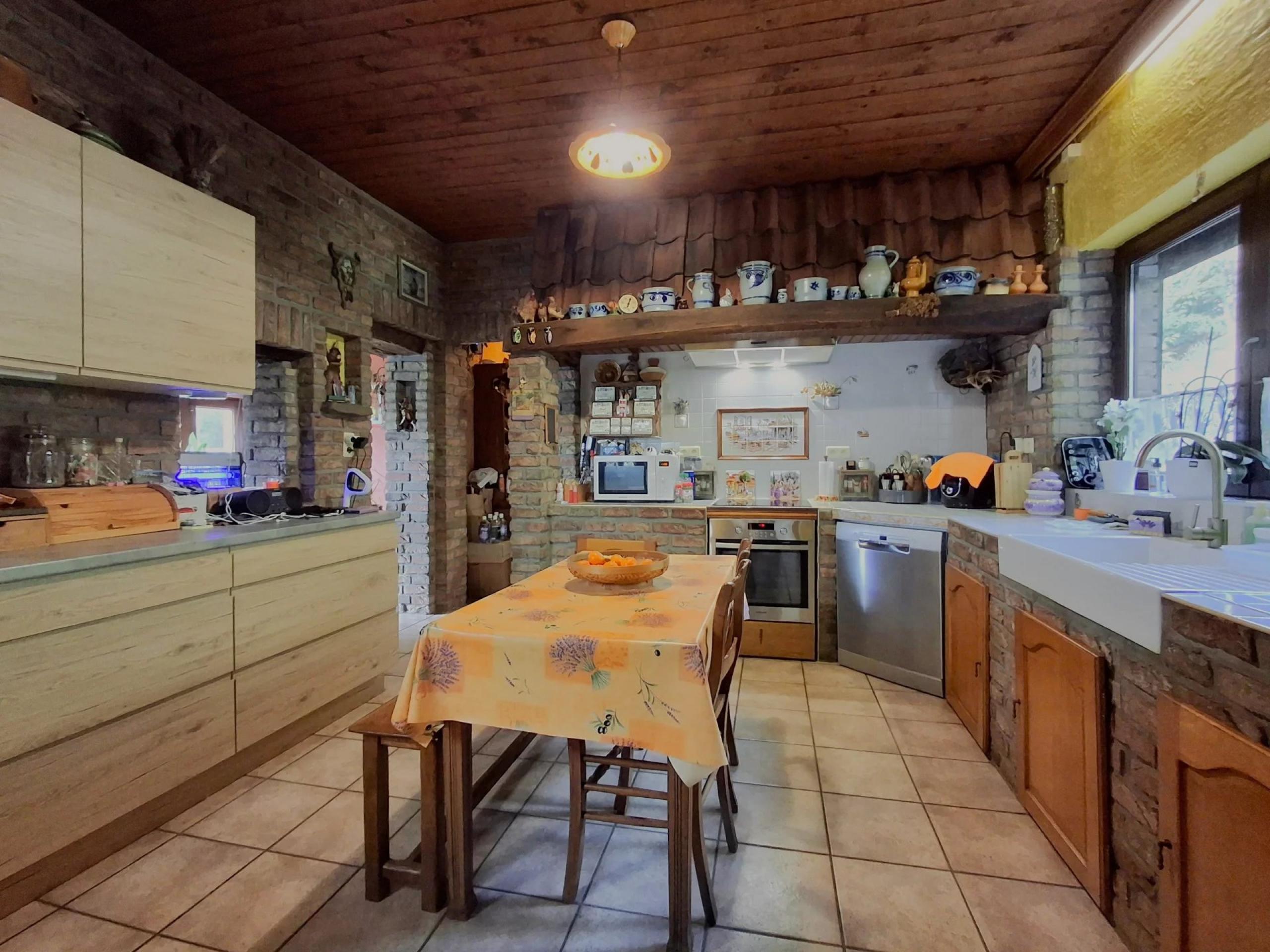 Option ! Bassenge: Bungalow 2 chambres, garages et jardin