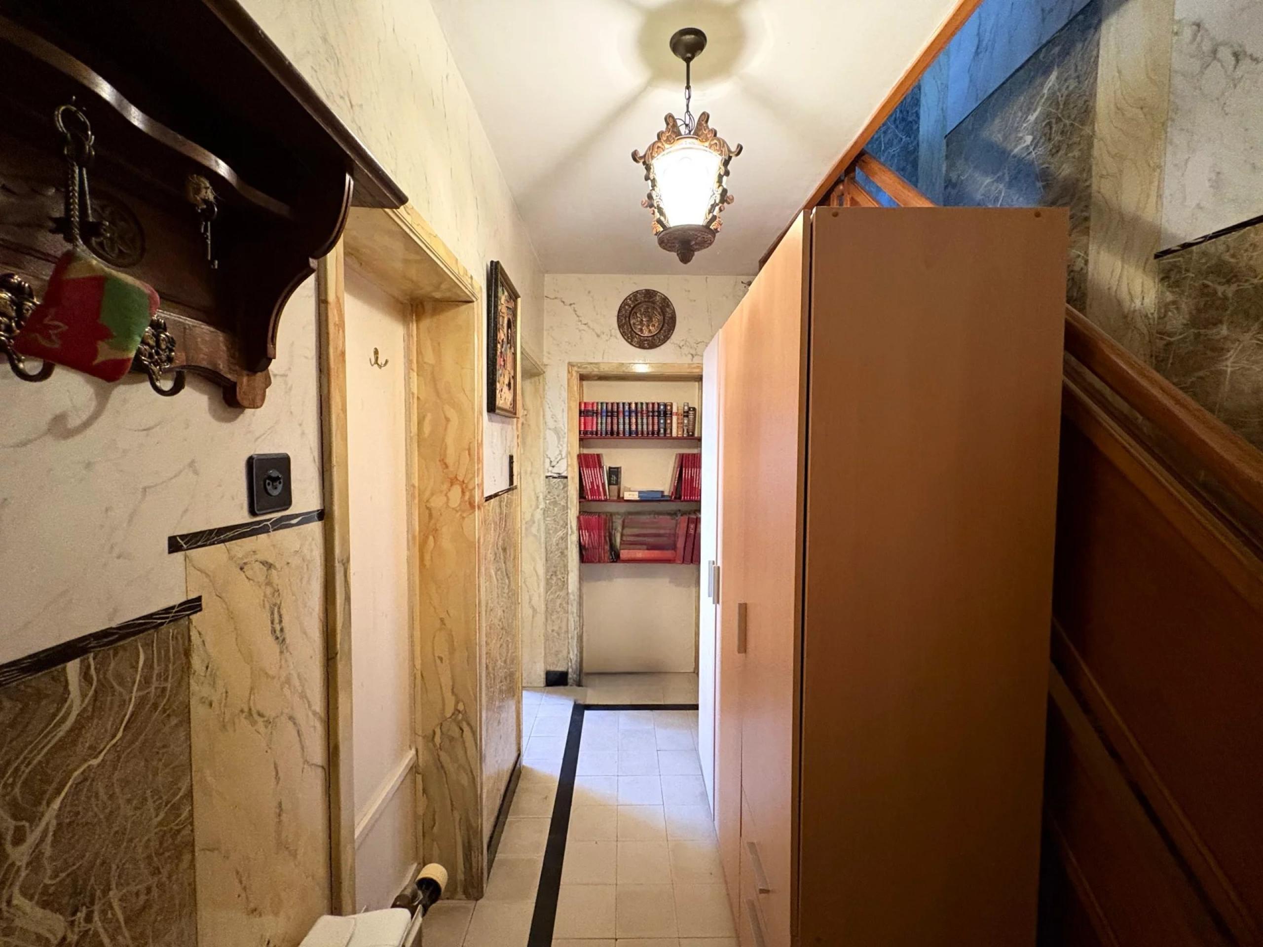 OPTION ! Maison 3 façades, 3 chambres, jardin et garage à rénover