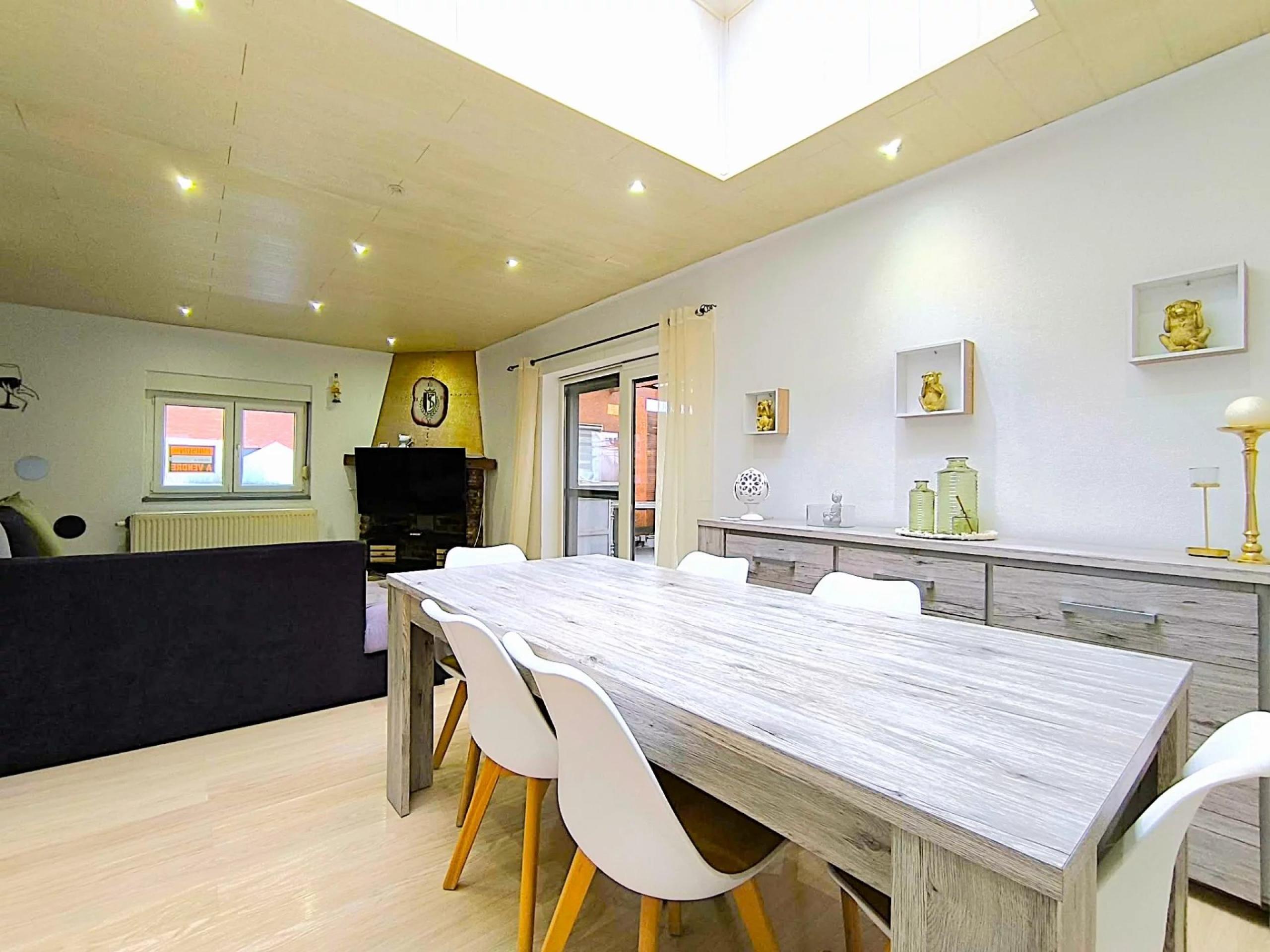 Maison 2/3chambres ,piscine, garage, appartement