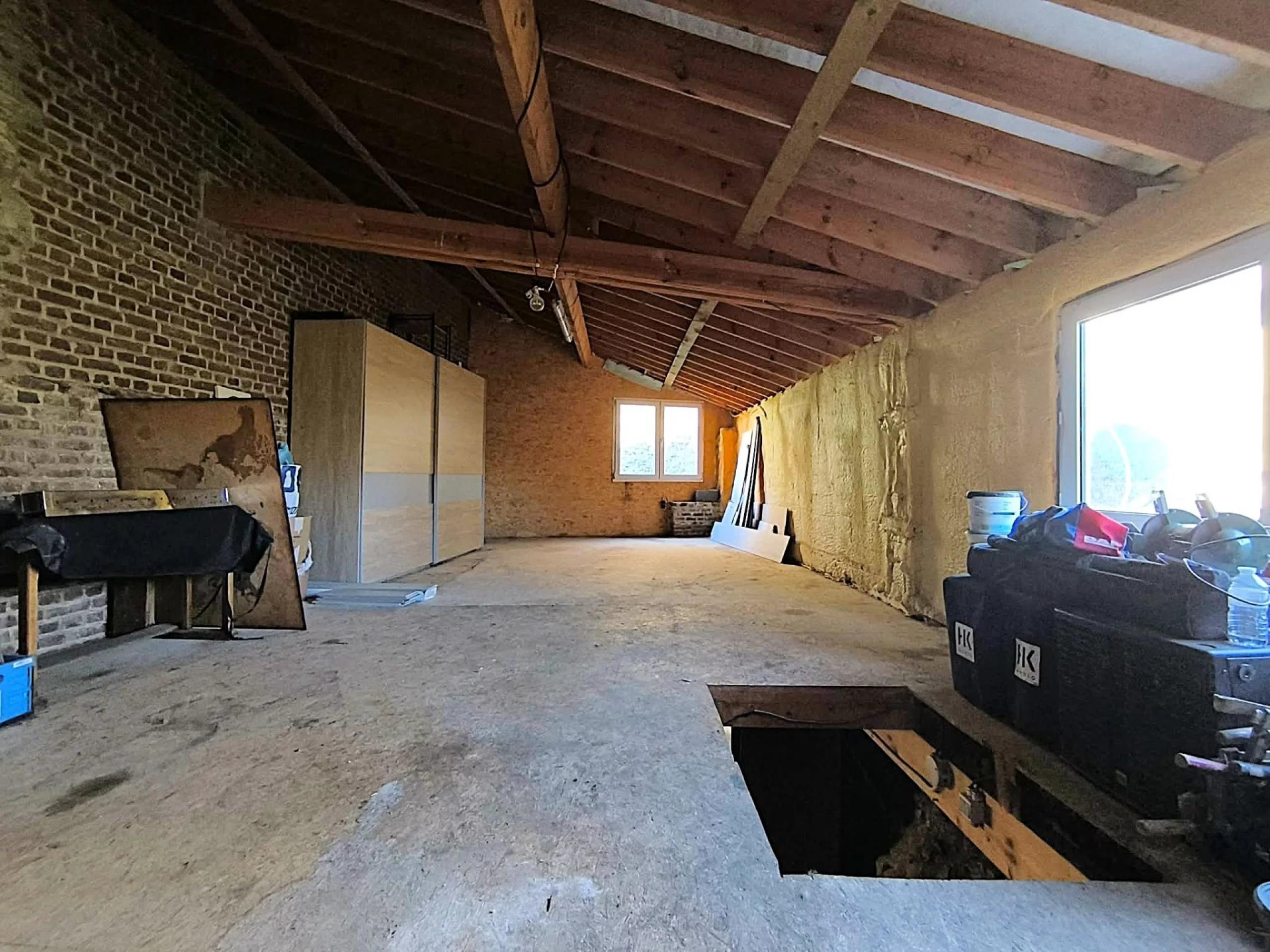 WONCK: Maison 4 chambres avec remise, cour et jardin