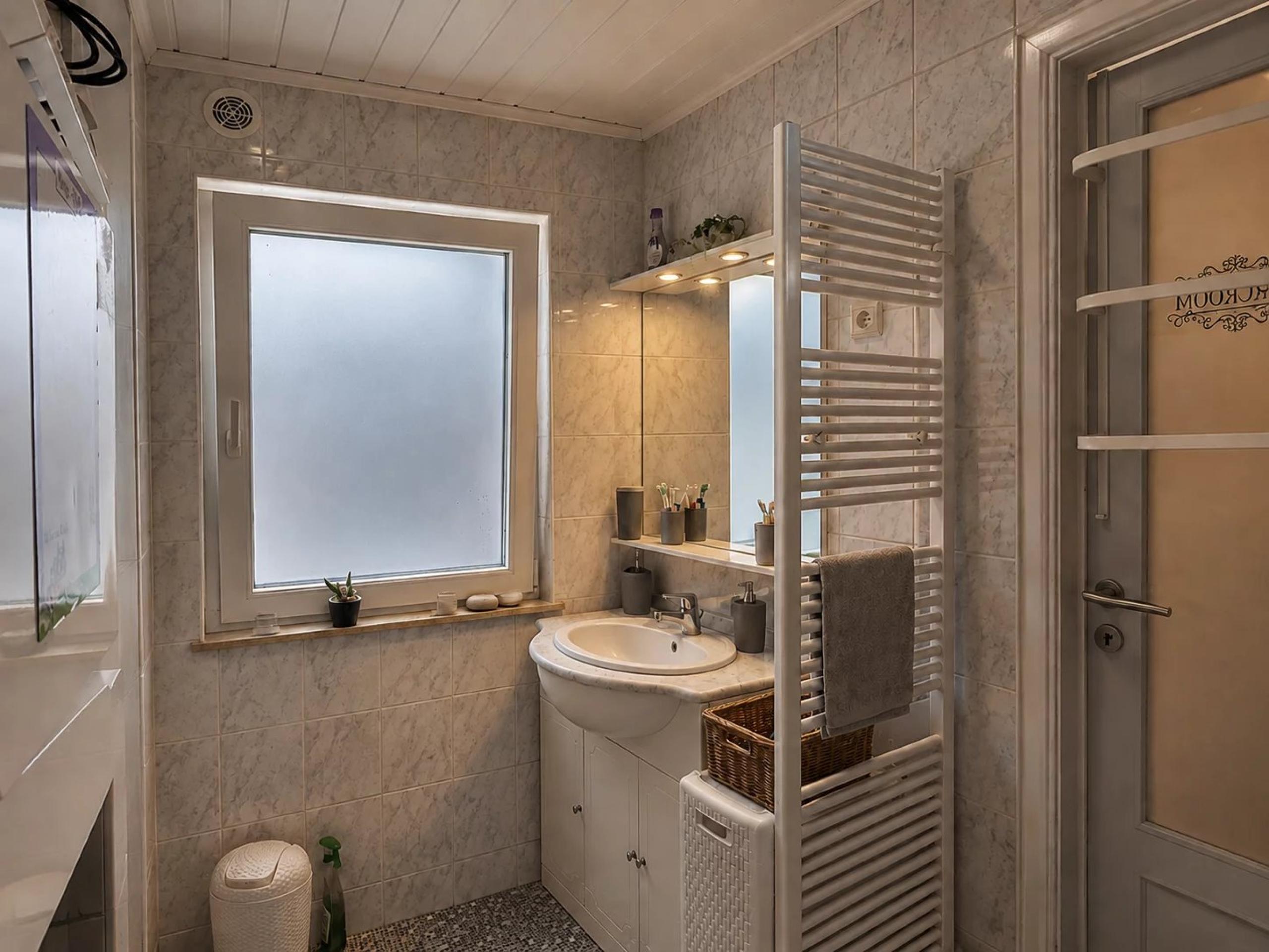 LOUÉ ! AGENDA DE VISITES COMPLET ! Agréable maison 2 façades, 2 chambres, bureau et jardin