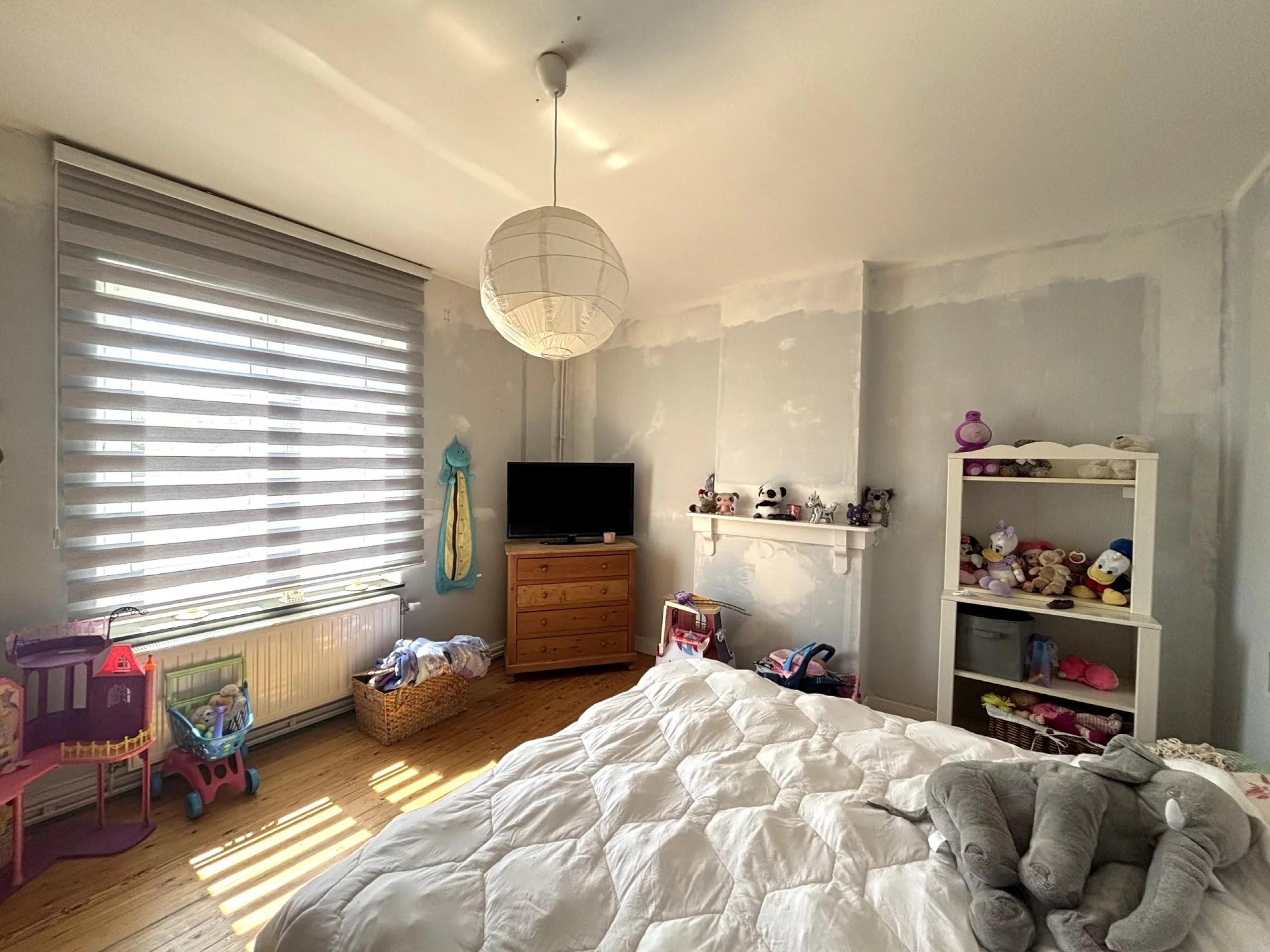 LOUÉ ! AGENDA DE VISITES COMPLET ! Agréable maison 2 façades, 2 chambres, bureau et jardin