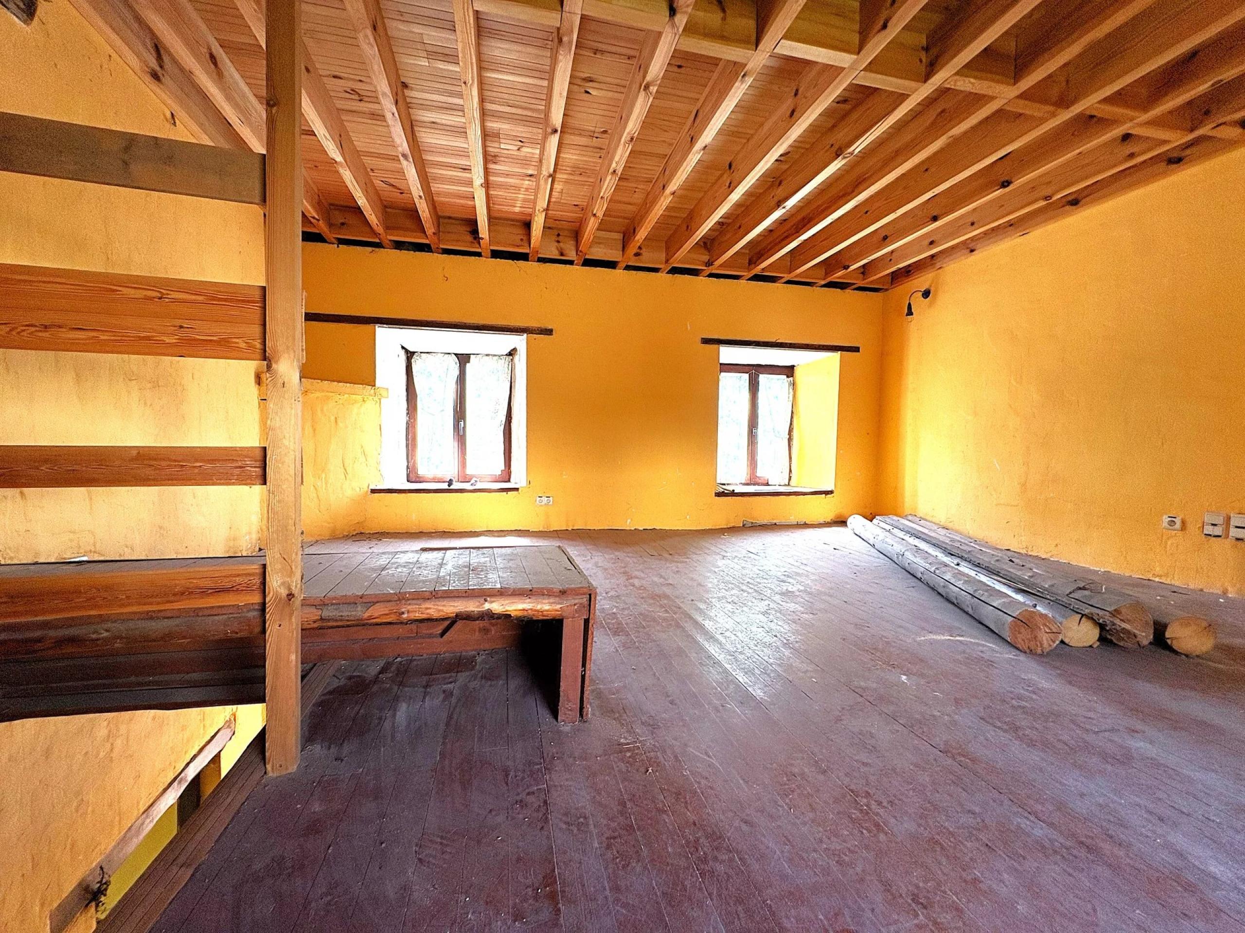 Maison de village à rénover 2 chambres possibilité 3.