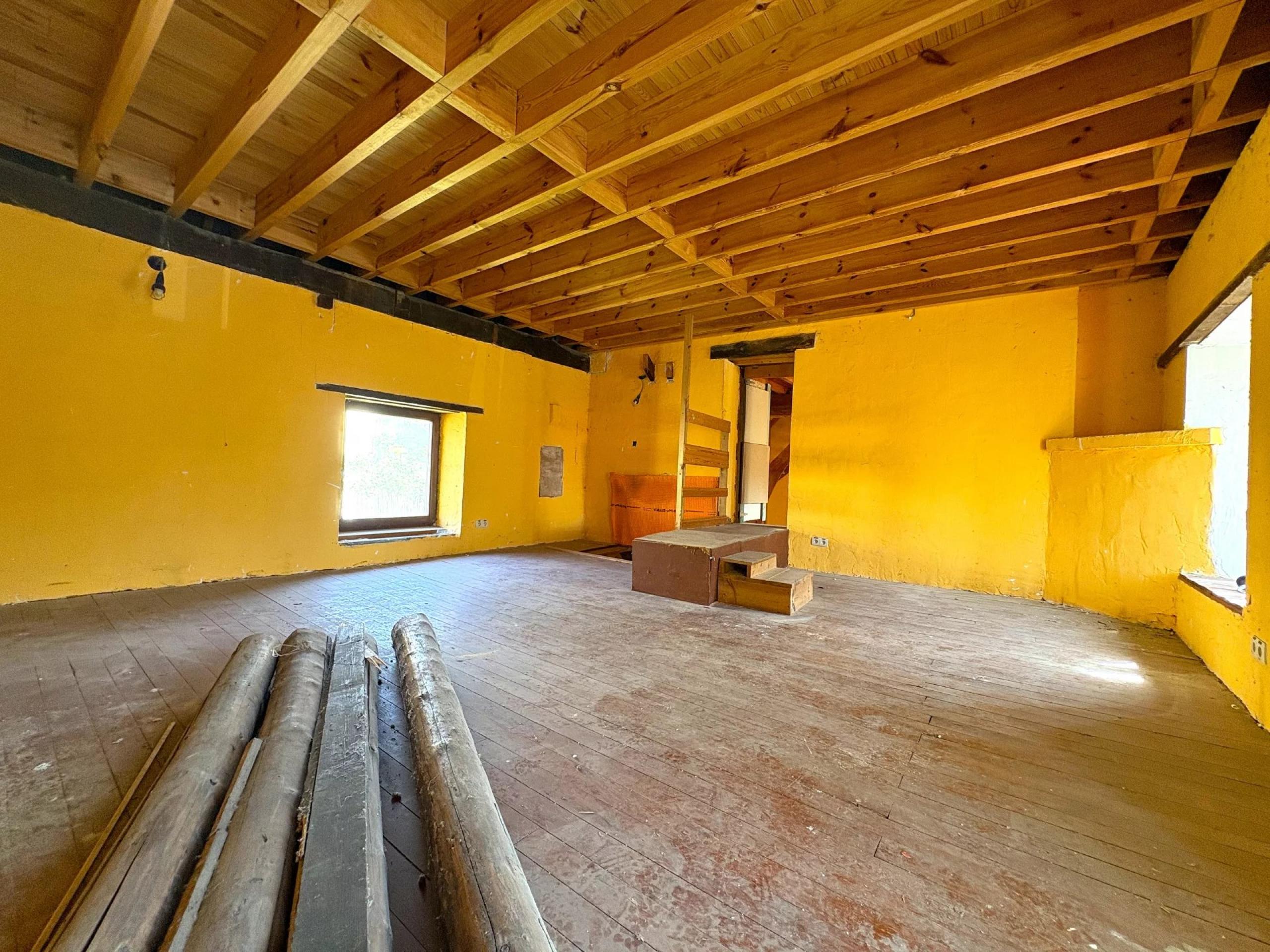 Maison de village à rénover 2 chambres possibilité 3.