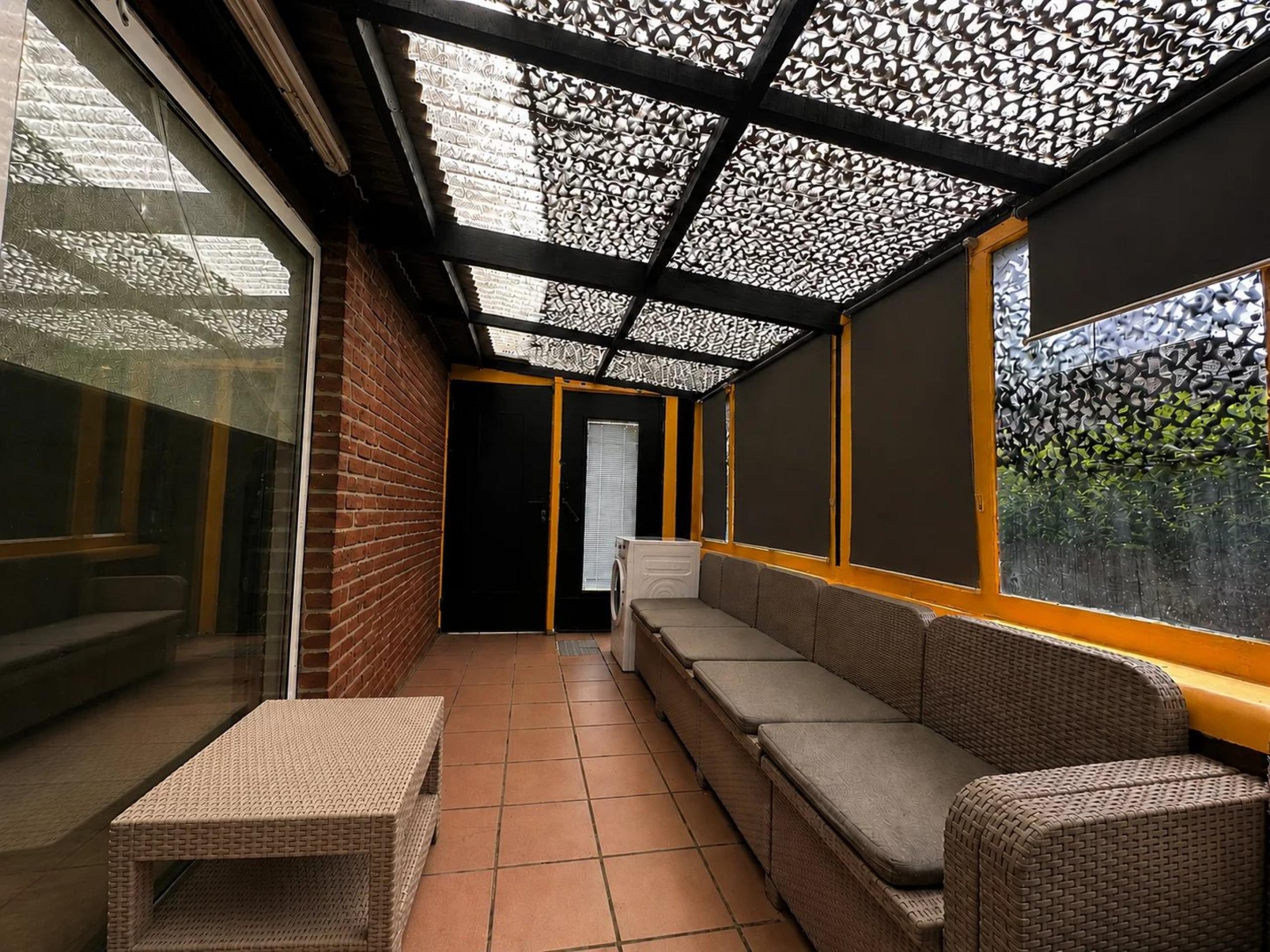 Ensemble de deux maisons avec terrasse et jardin