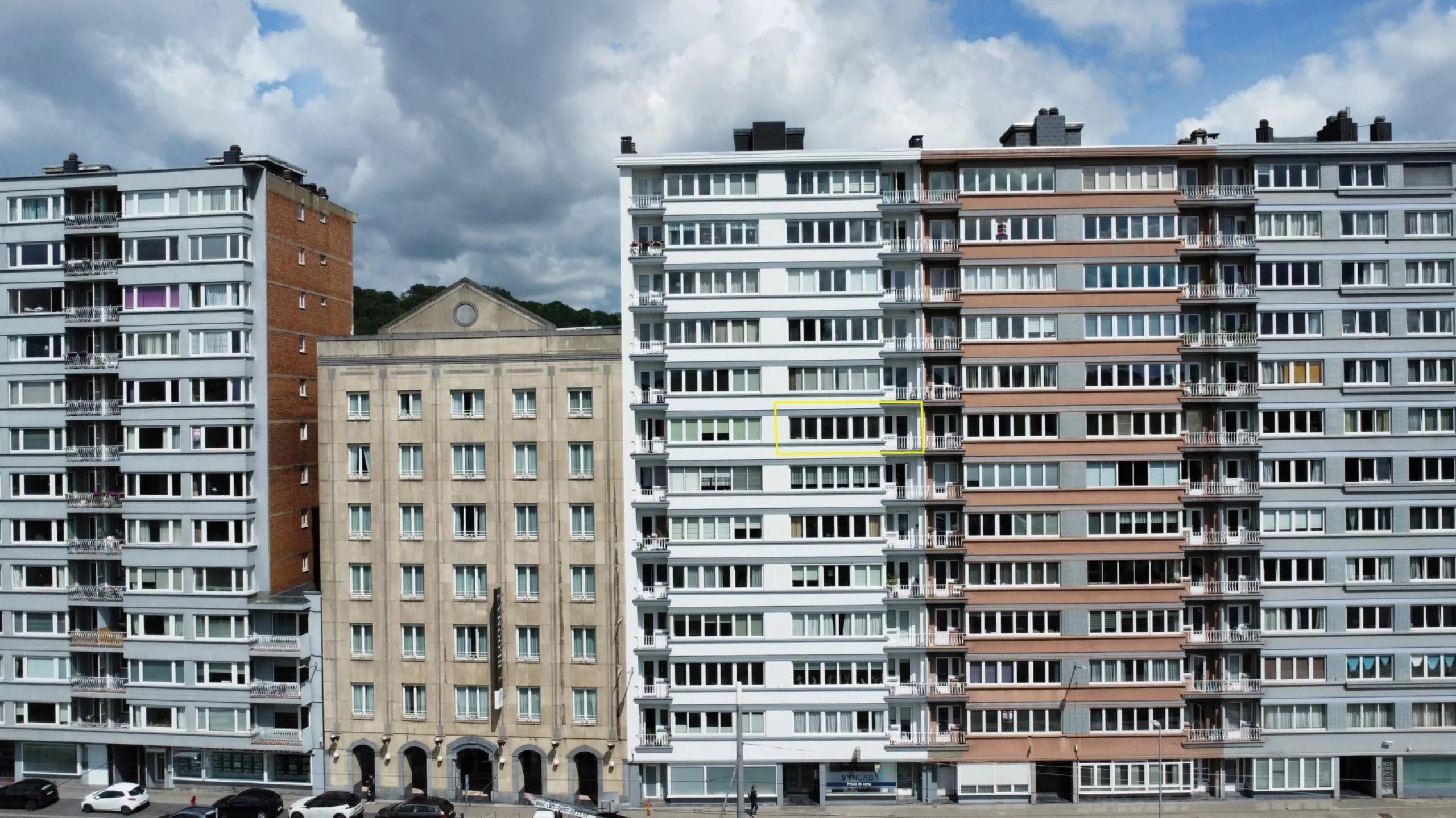 Magnifique appartement dans le quartier Saint-Léonard. en bord de Meuse. 3 chambres. 2 balcons et cave