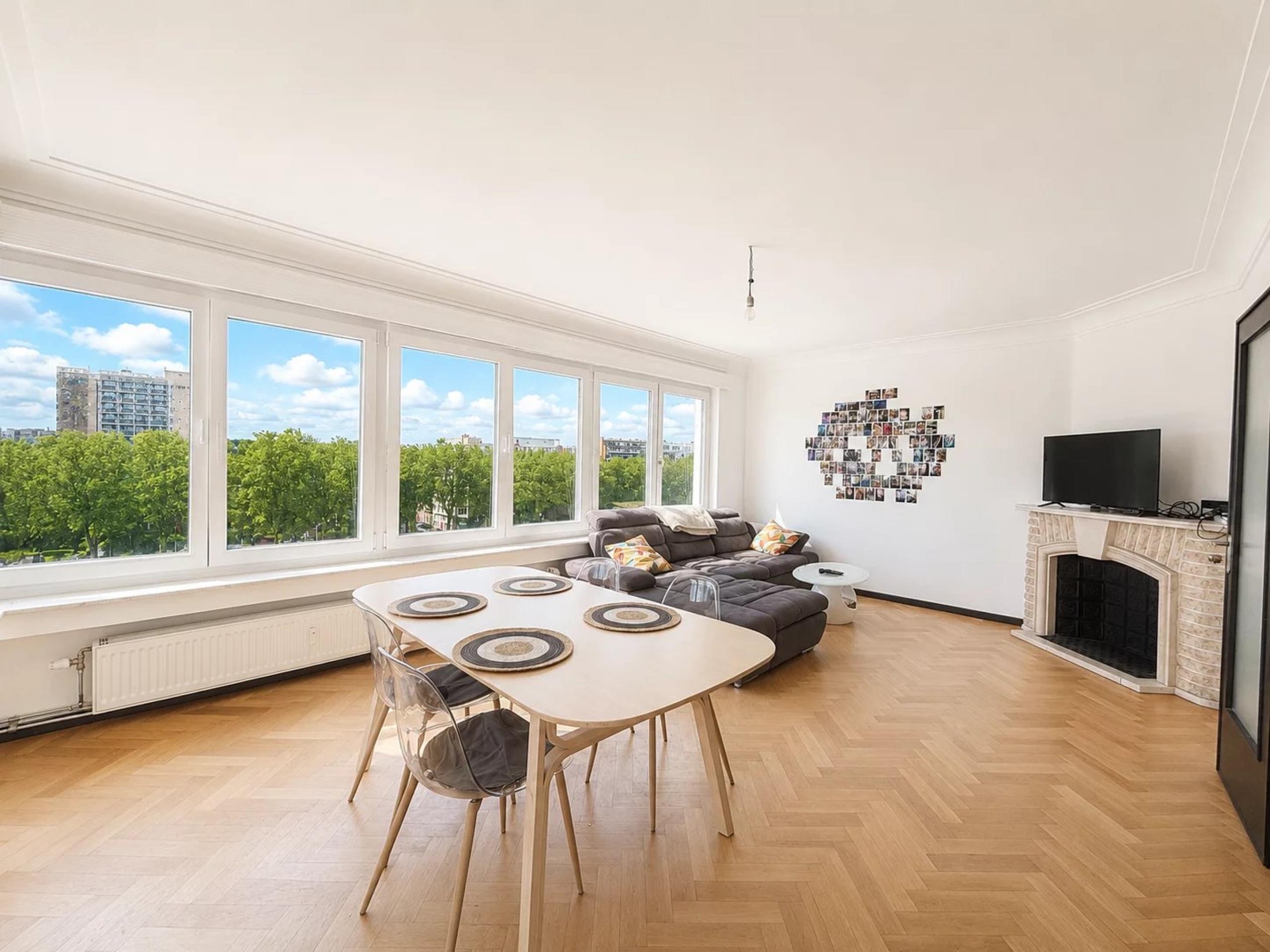 Magnifique appartement dans le quartier Saint-Léonard. en bord de Meuse. 3 chambres. 2 balcons et cave