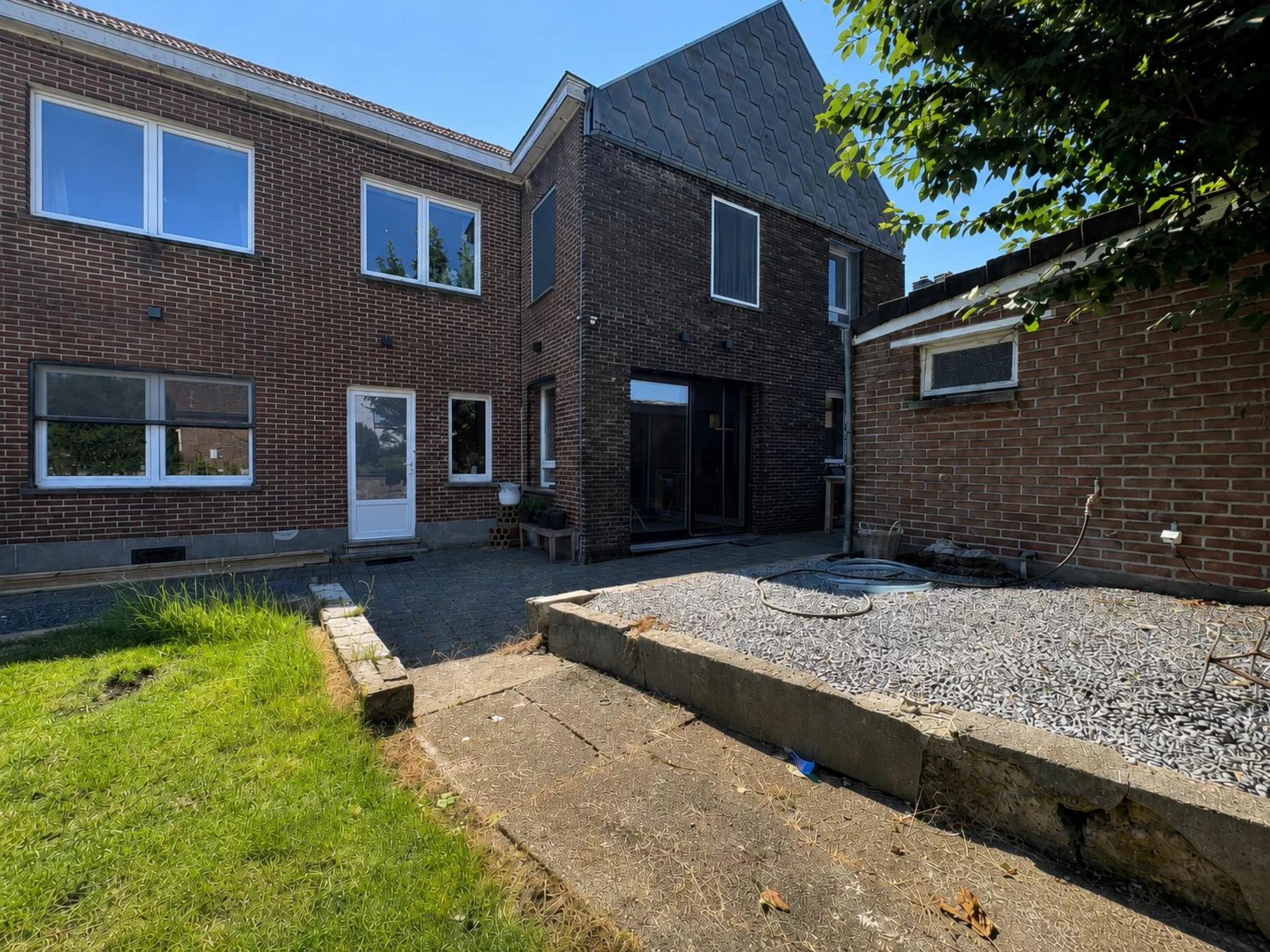 Agréable maison entièrement rénovée 2 chambres et jardin