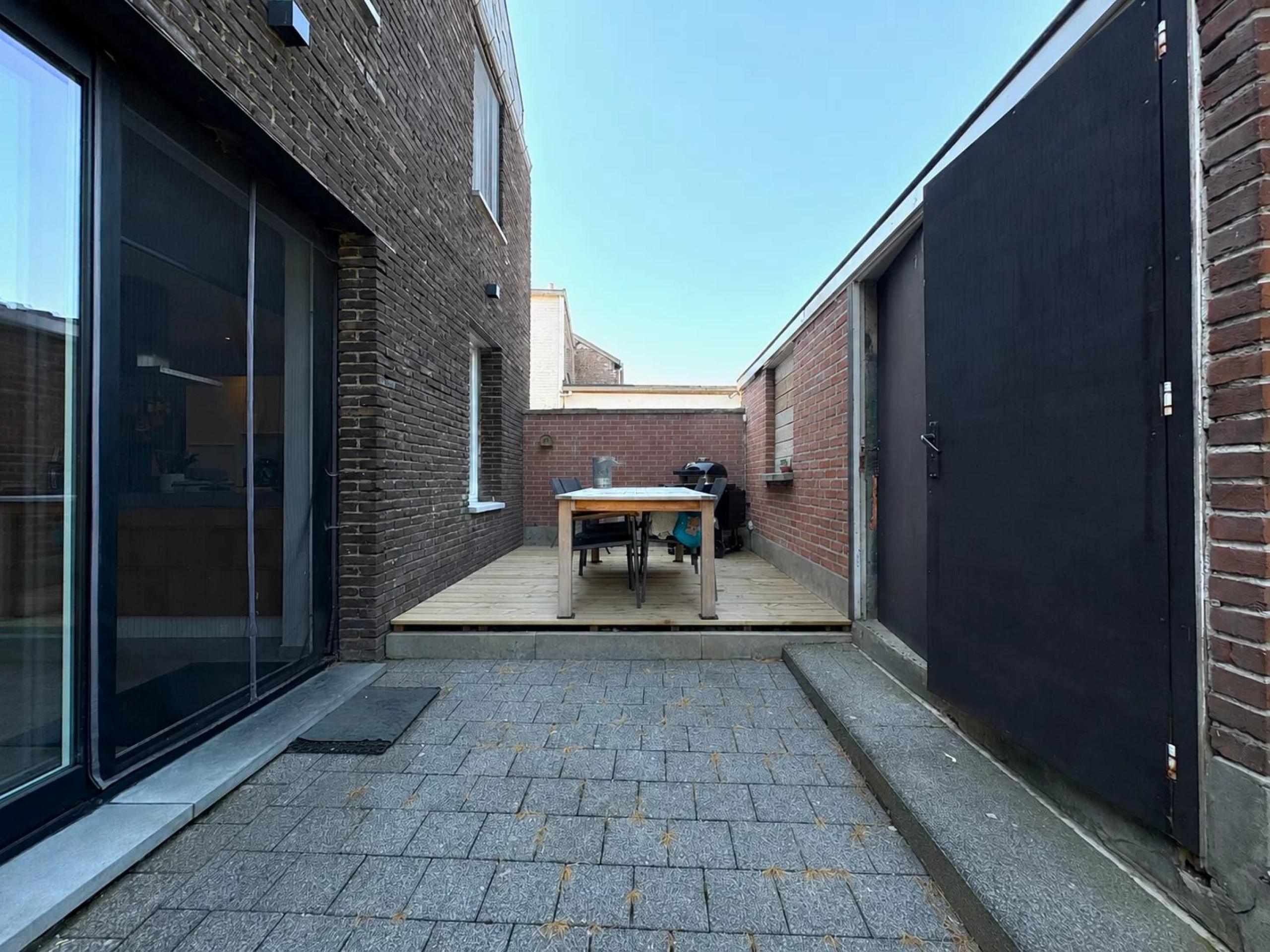 Agréable maison entièrement rénovée 2 chambres et jardin