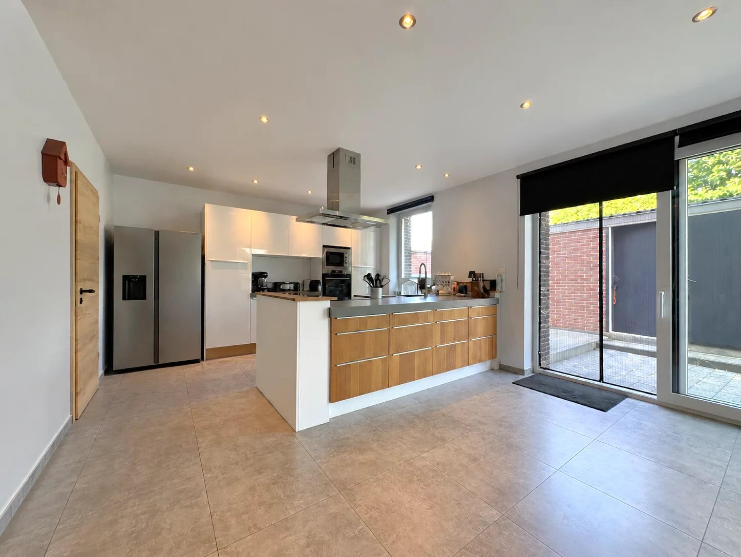 Agréable maison entièrement rénovée 2 chambres et jardin