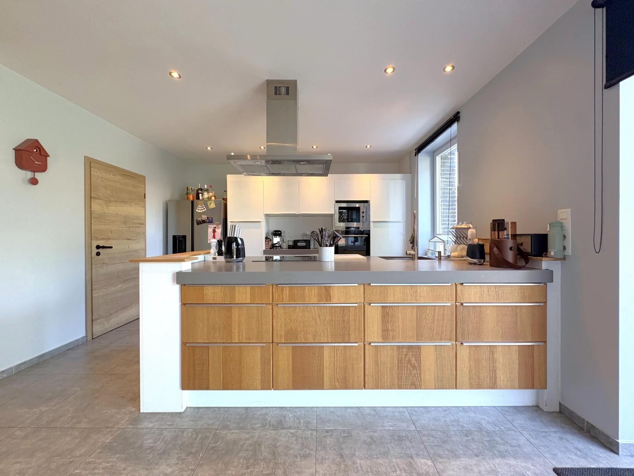 Agréable maison entièrement rénovée 2 chambres et jardin