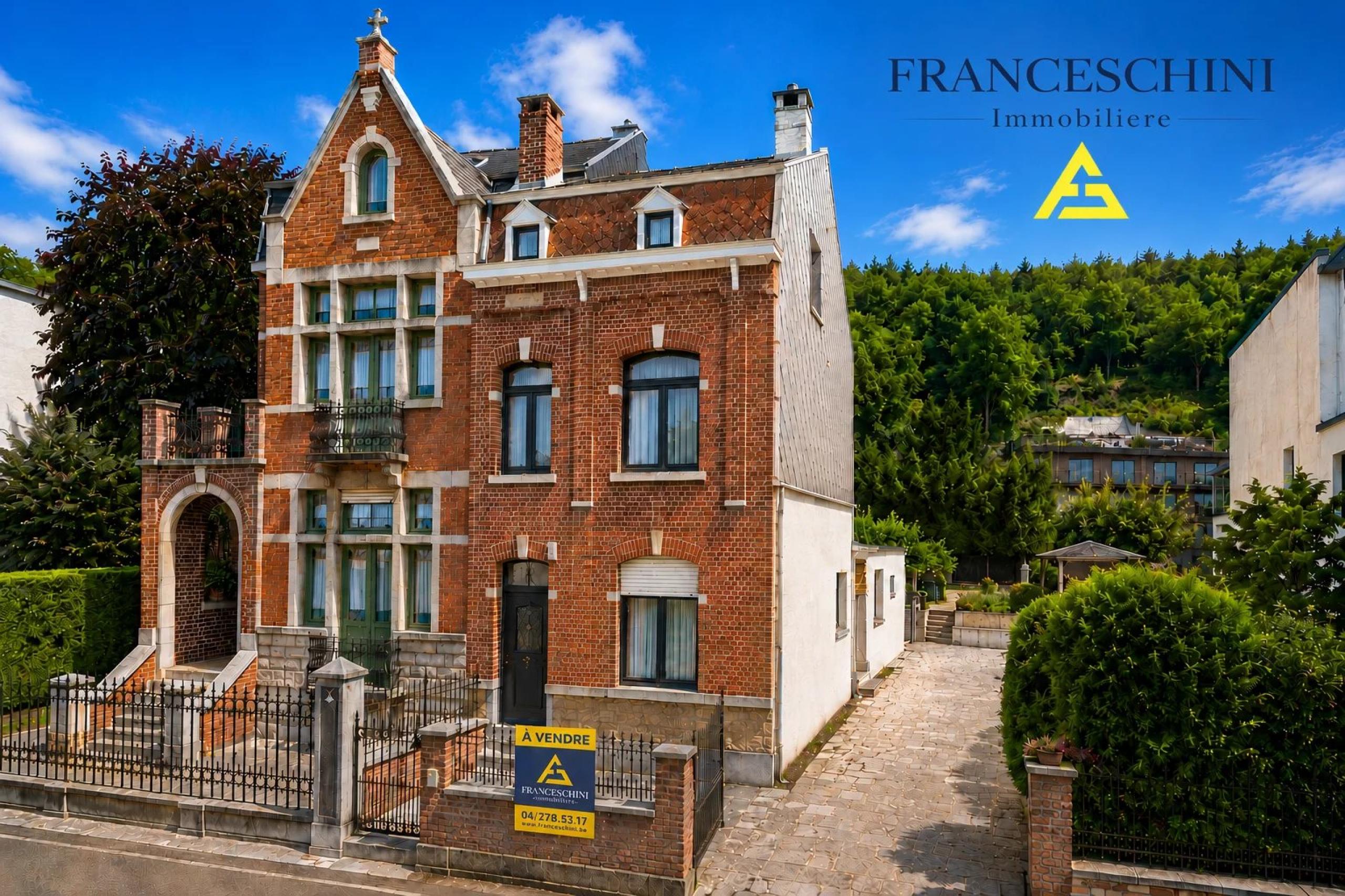 Maison 3 façades 4 chambres, jardin, cour + terrain en zone d'habitat