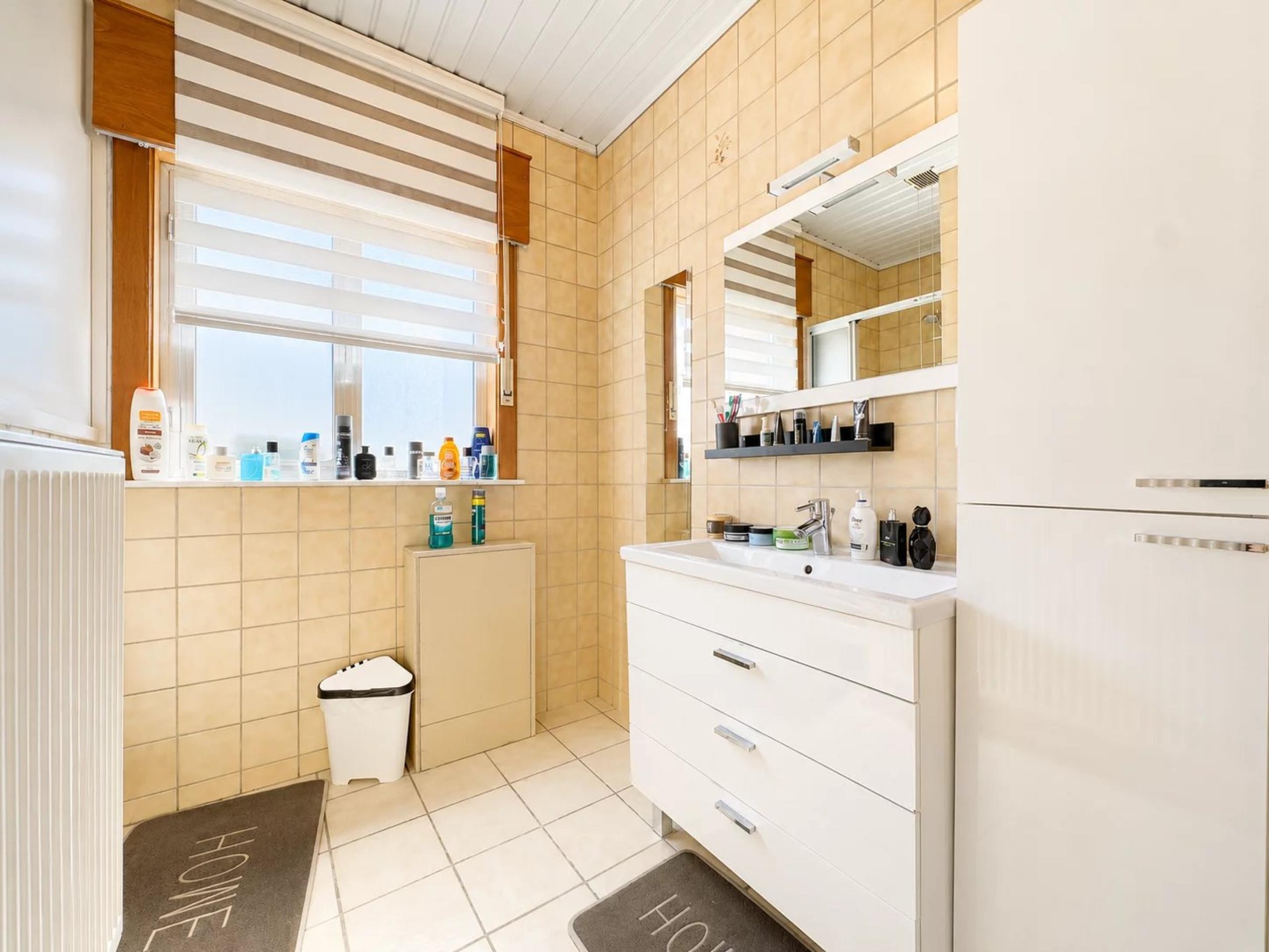 Ensemble immobilier composé d'une maison et d'un appartement