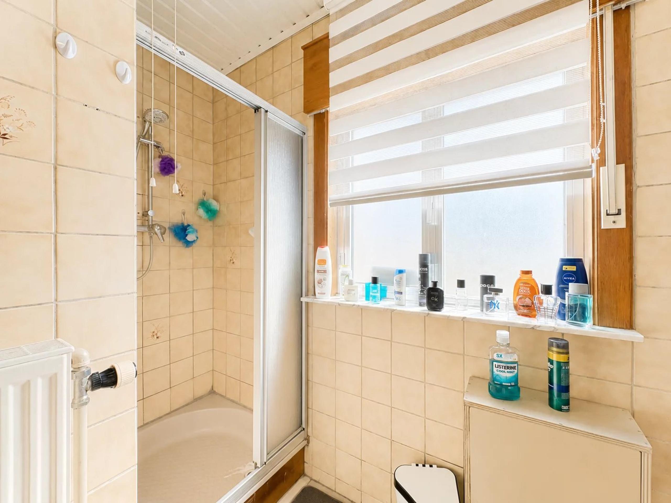 Ensemble immobilier composé d'une maison et d'un appartement