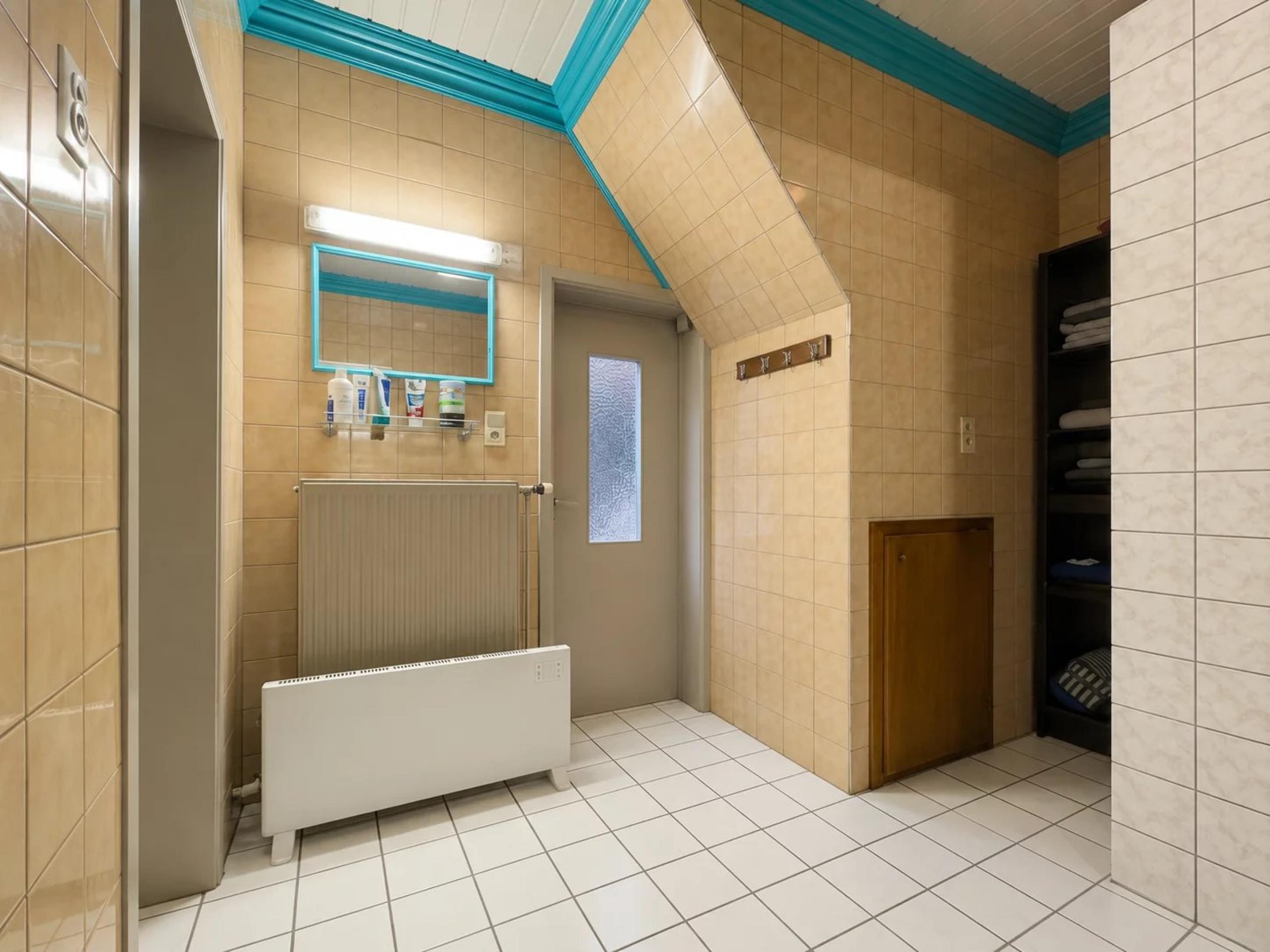 Ensemble immobilier composé d'une maison et d'un appartement