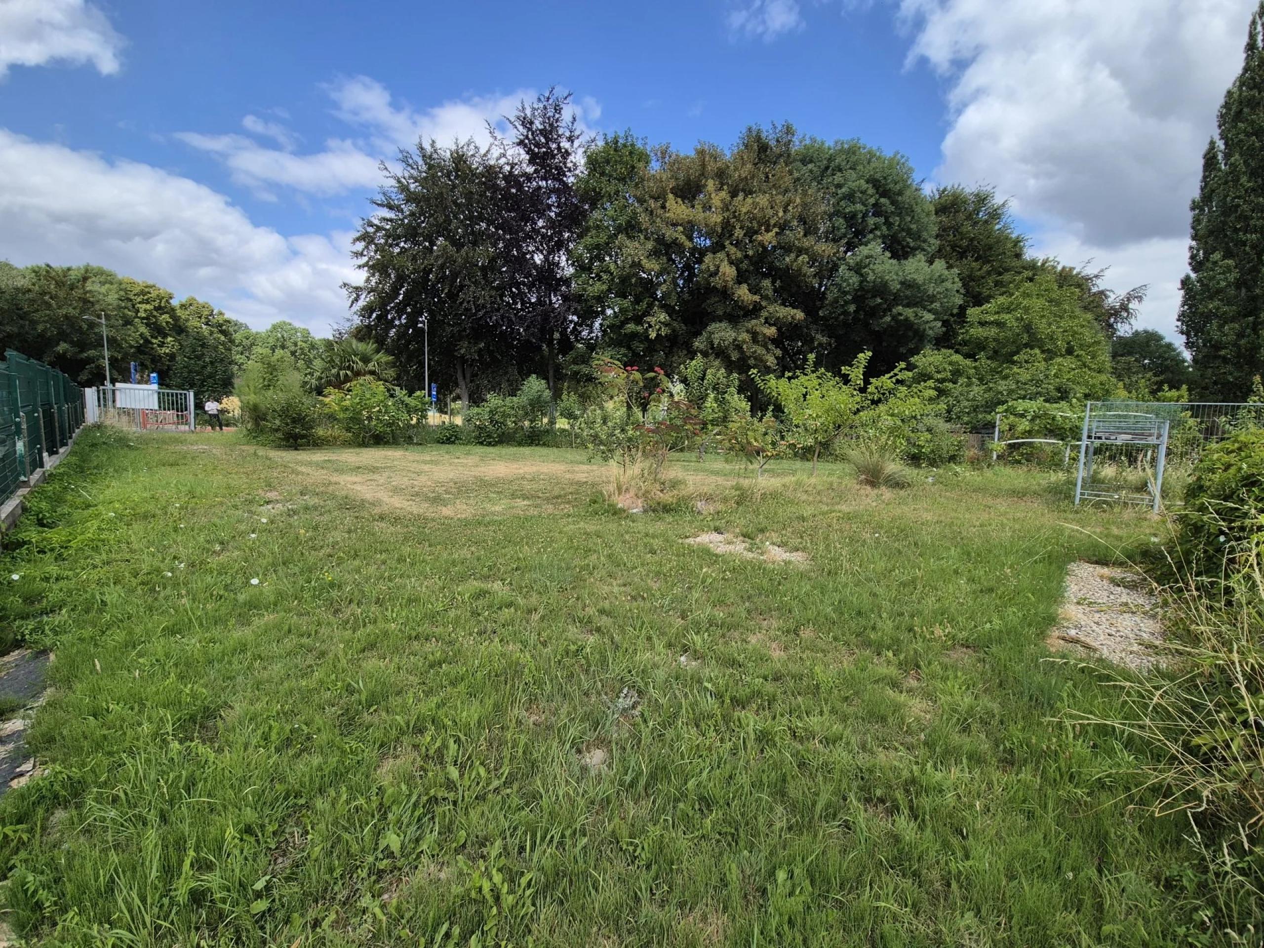 Belle parcelle de terrain plat d’environ 632 m²