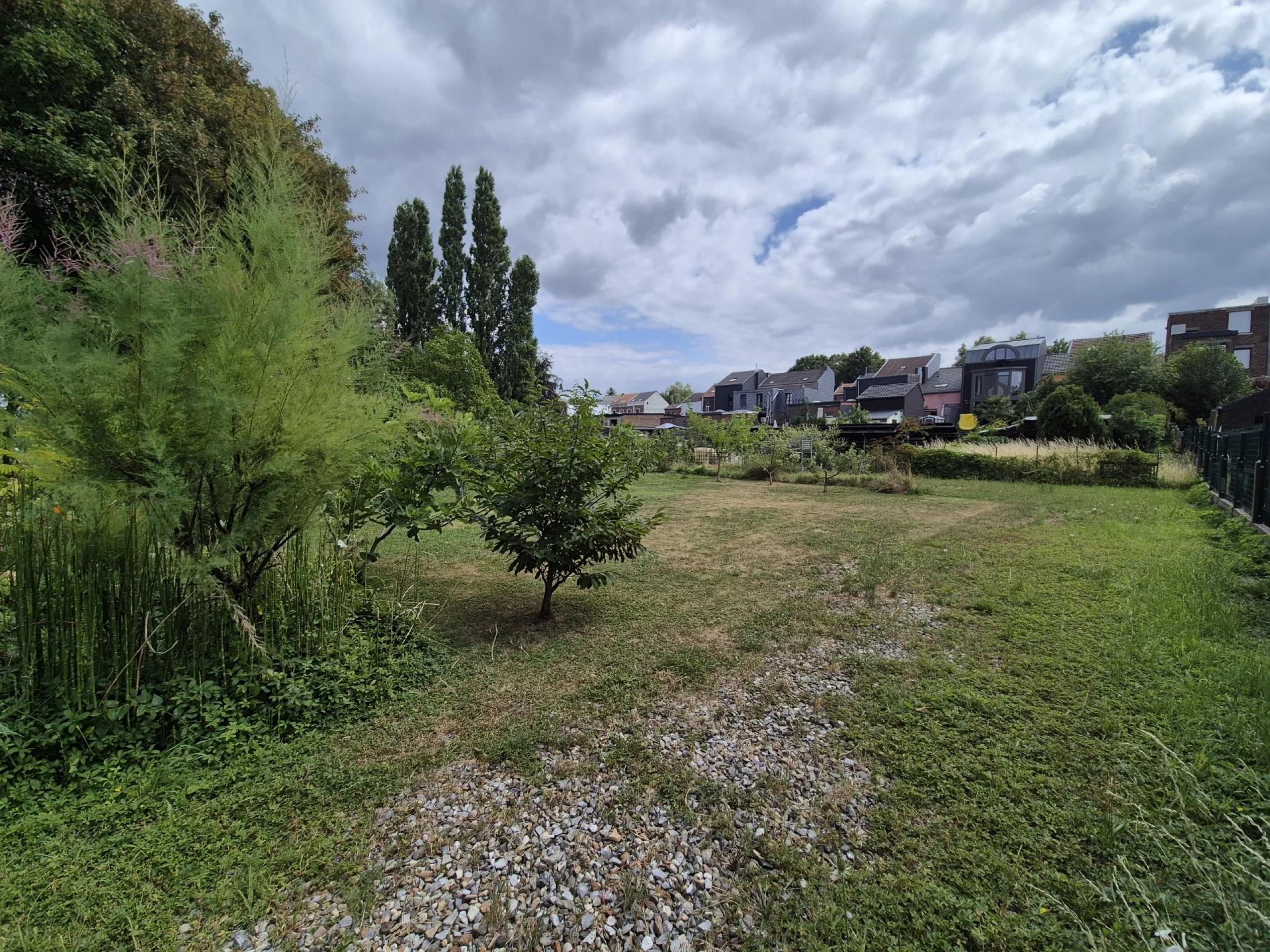 Belle parcelle de terrain plat d’environ 632 m²