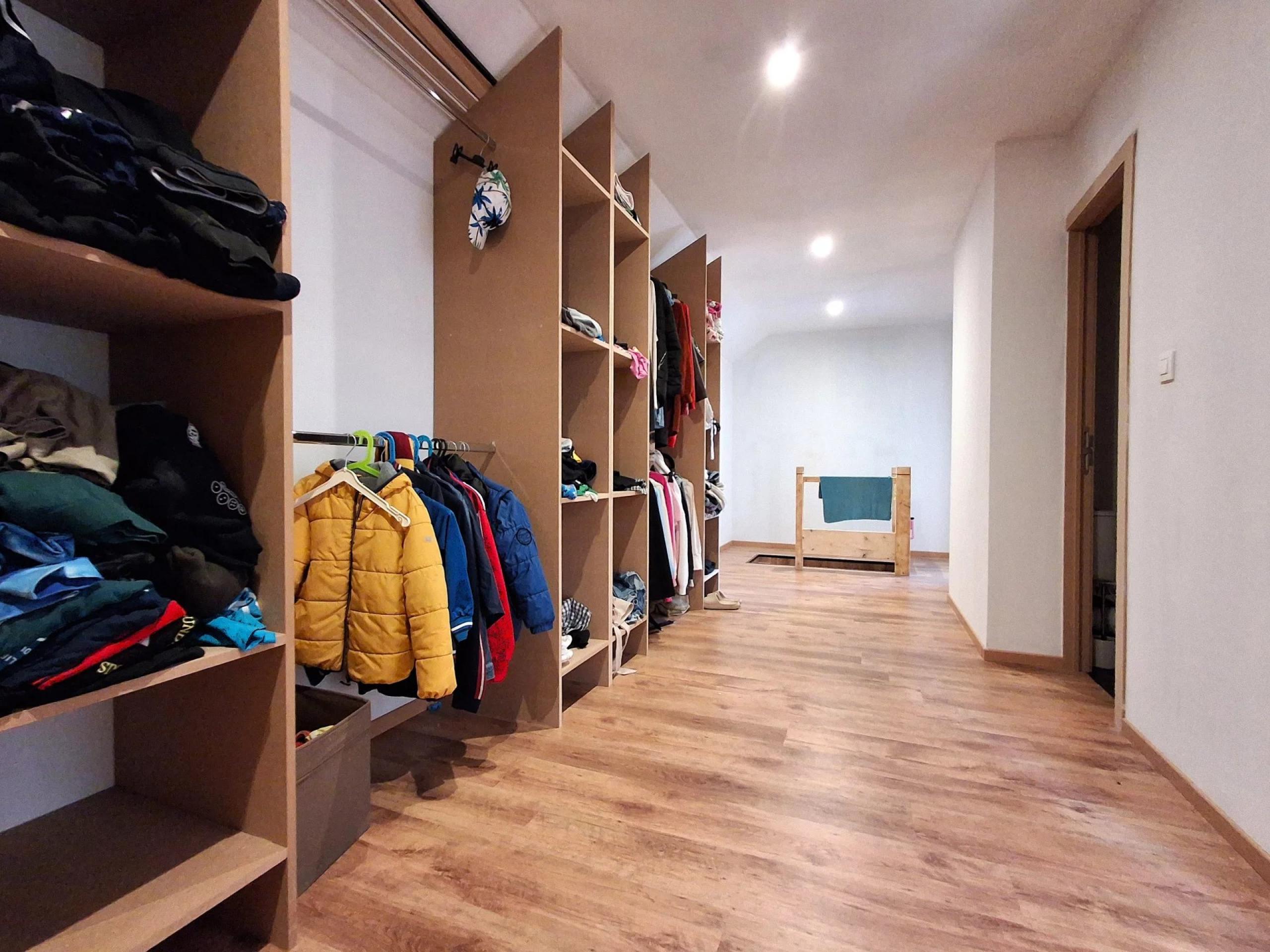 BOIRS: Maison 4 chambres avec jardin et ENTREPÔT de+- 165m²
