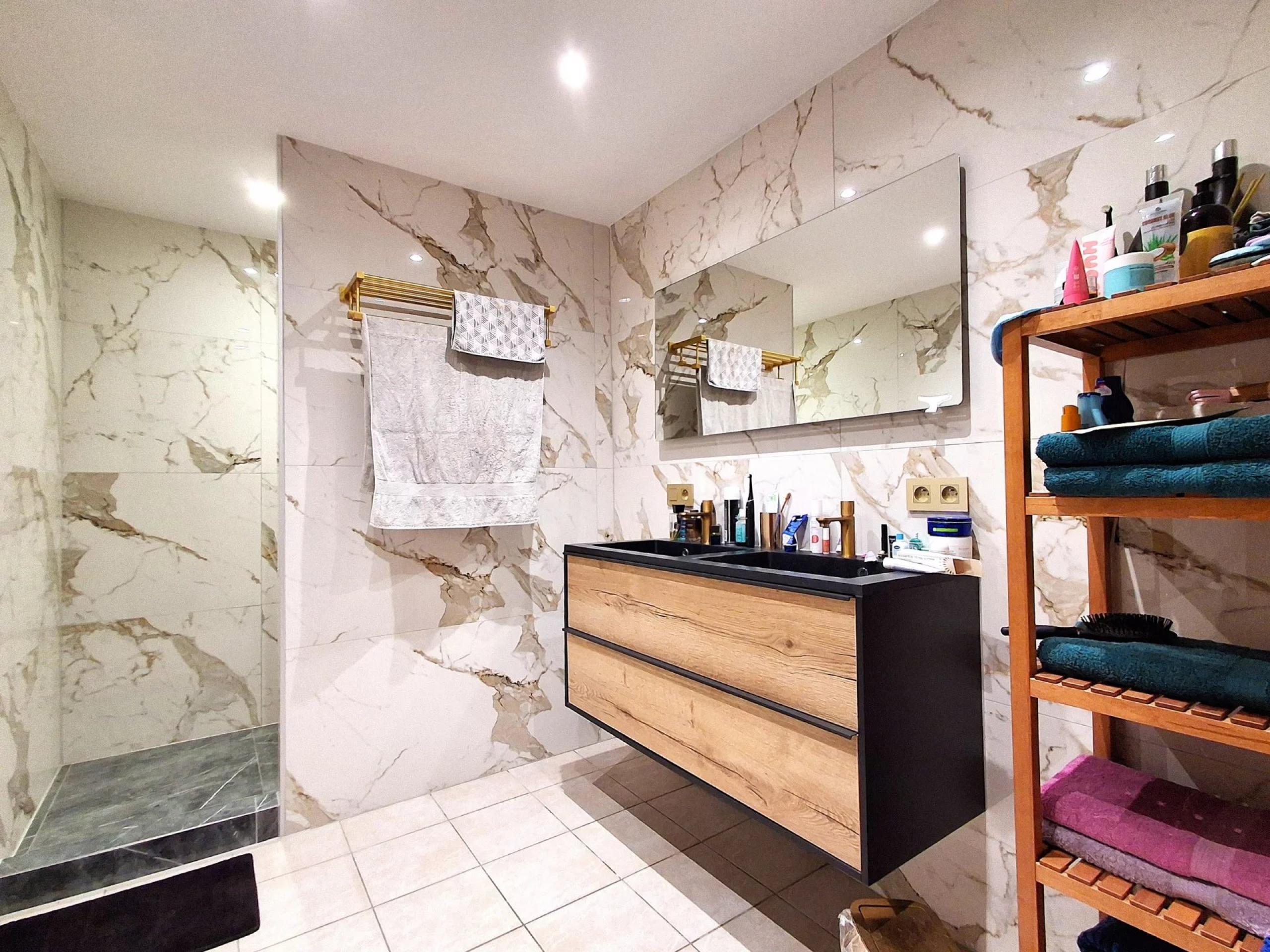 BOIRS: Maison 4 chambres avec jardin et ENTREPÔT de+- 165m²