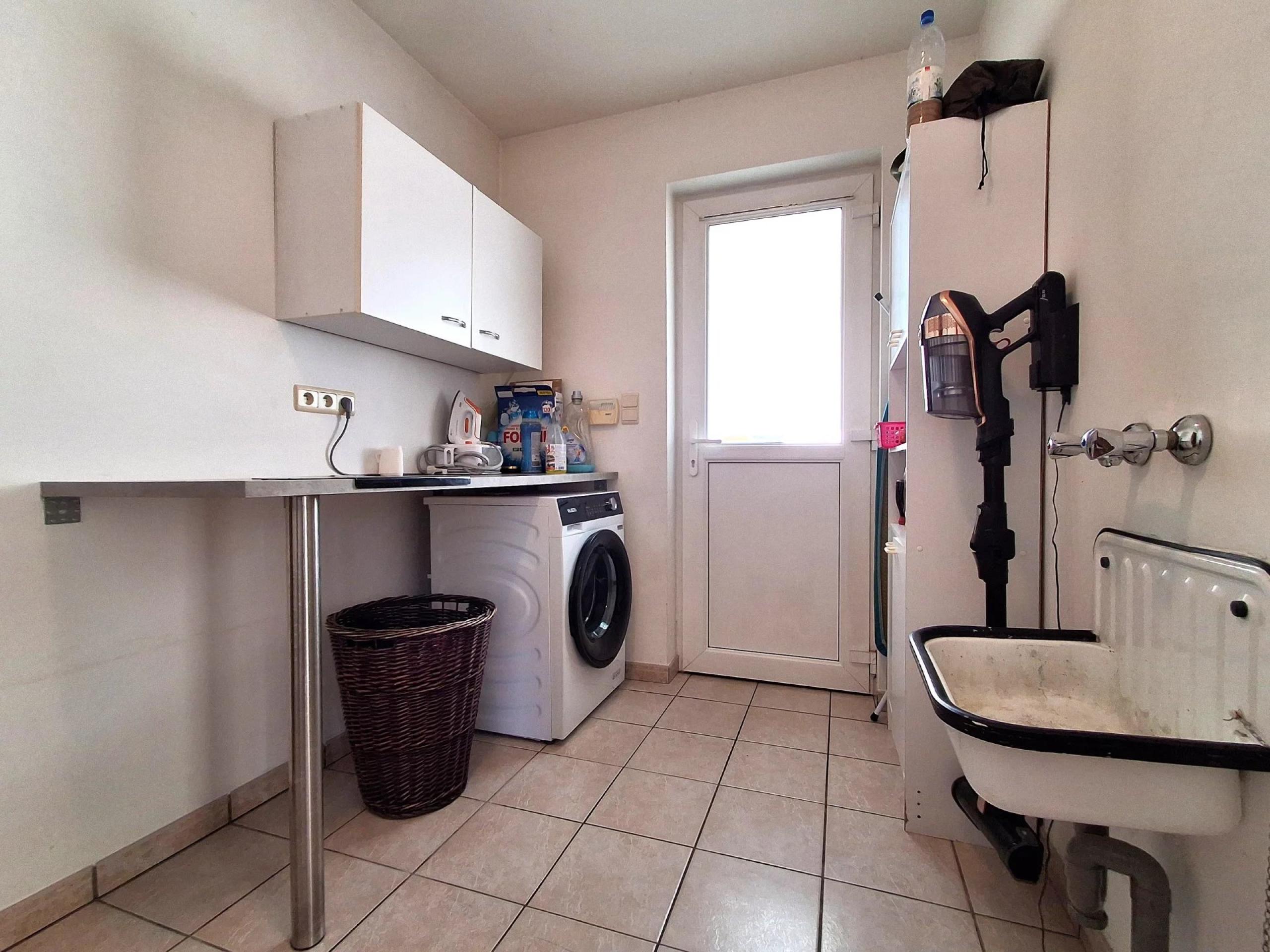 BOIRS: Maison 4 chambres avec jardin et ENTREPÔT de+- 165m²