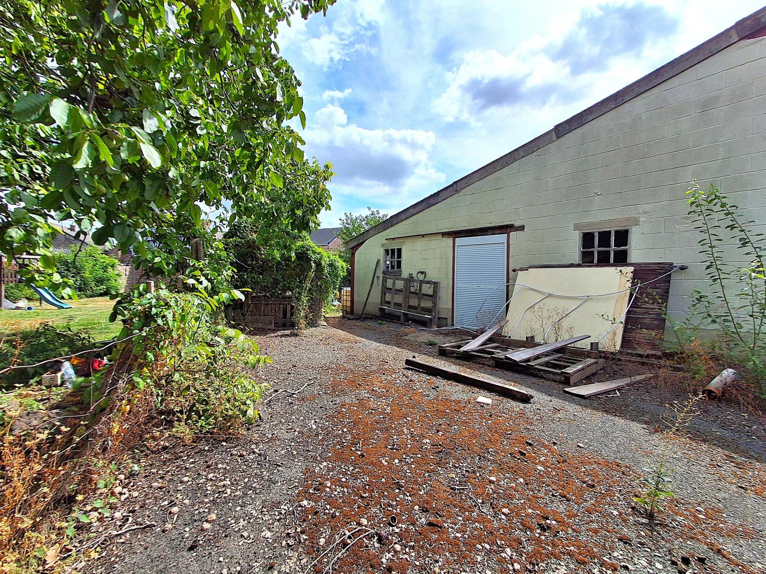 BOIRS: Maison 4 chambres avec jardin et ENTREPÔT de+- 165m²