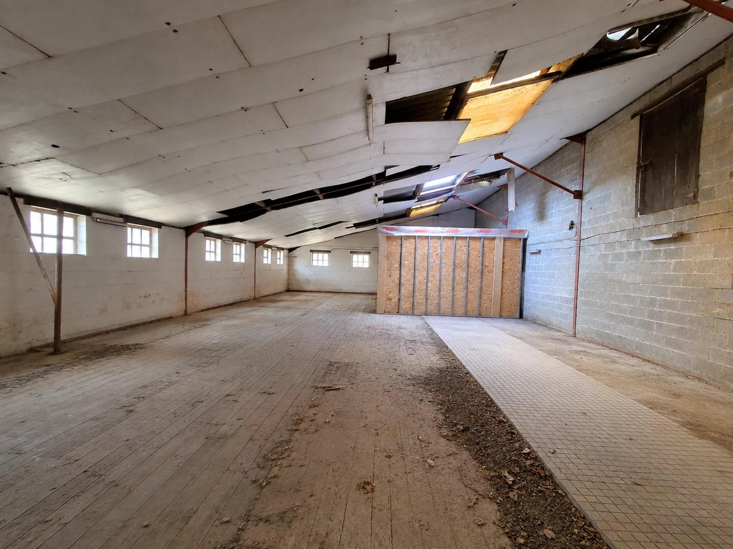 BOIRS: Maison 4 chambres avec jardin et ENTREPÔT de+- 165m²