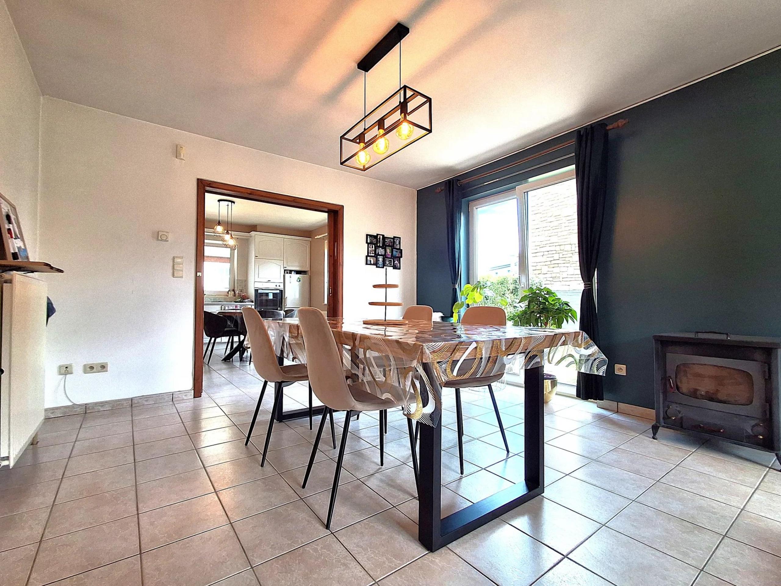 BOIRS: Maison 4 chambres avec jardin et ENTREPÔT de+- 165m²