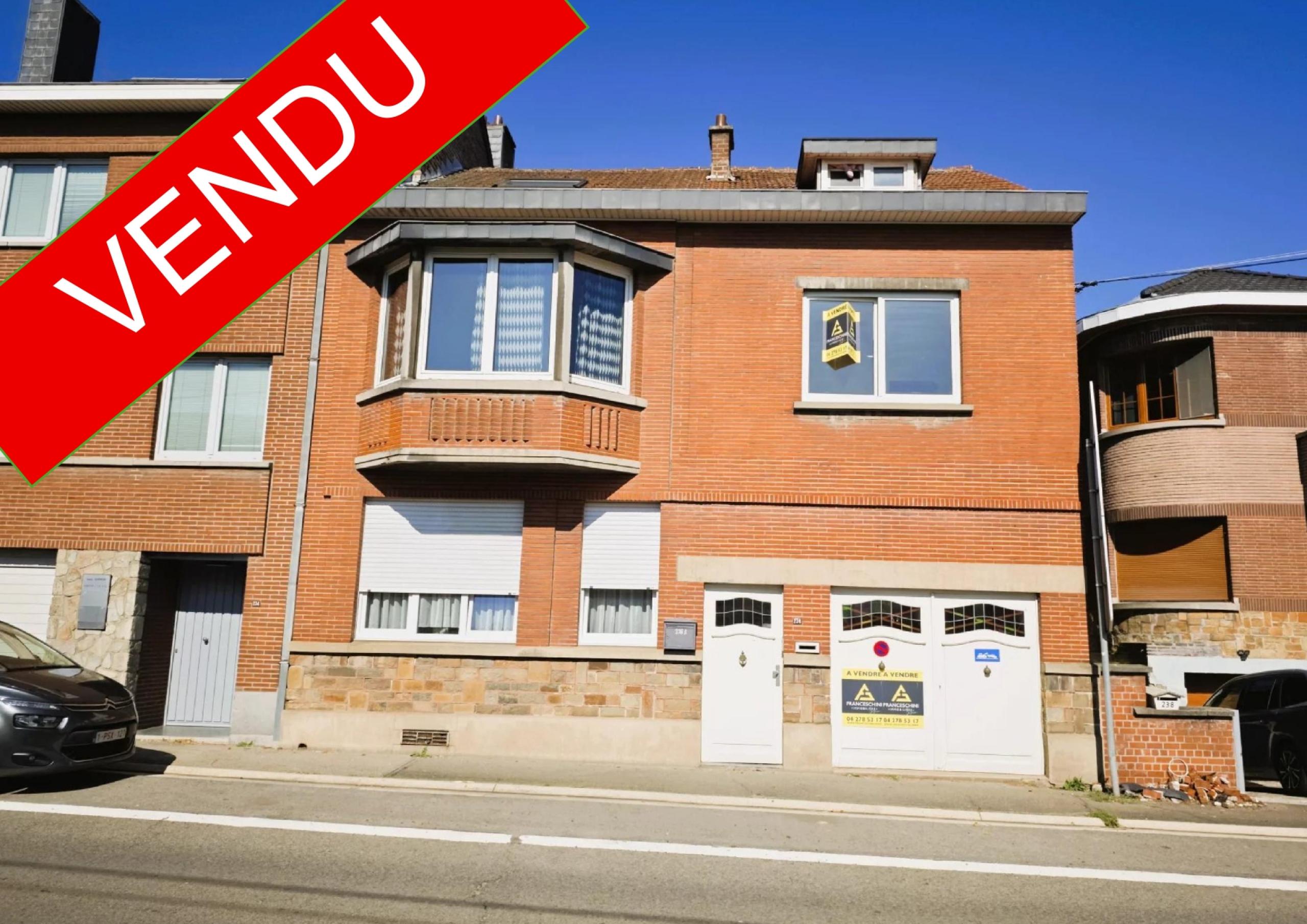 VENDU ! Immeuble 2 appartements, garage et jardin