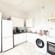 OPTION ! Immeuble: RDC, 5 appartements, garages