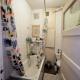 OPTION ! Immeuble: RDC, 5 appartements, garages
