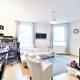 OPTION ! Immeuble: RDC, 5 appartements, garages