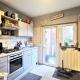 VENDU ! Spacieux immeuble à 3 appartements et 4 garages
